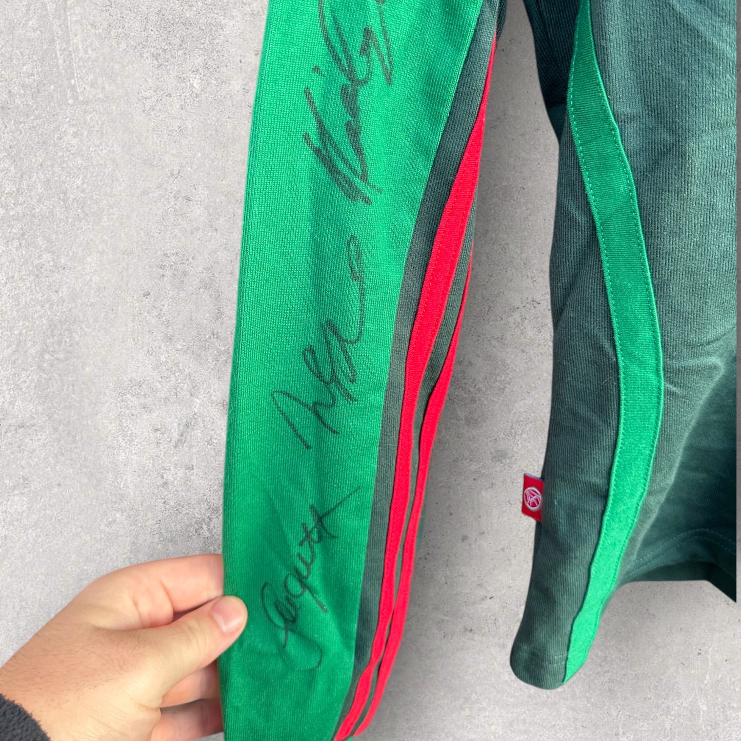 SOUTH SYDNEY RABBITOHS 2004 LADIES LONG SLEEVE COTTON SHIRT SIGNED