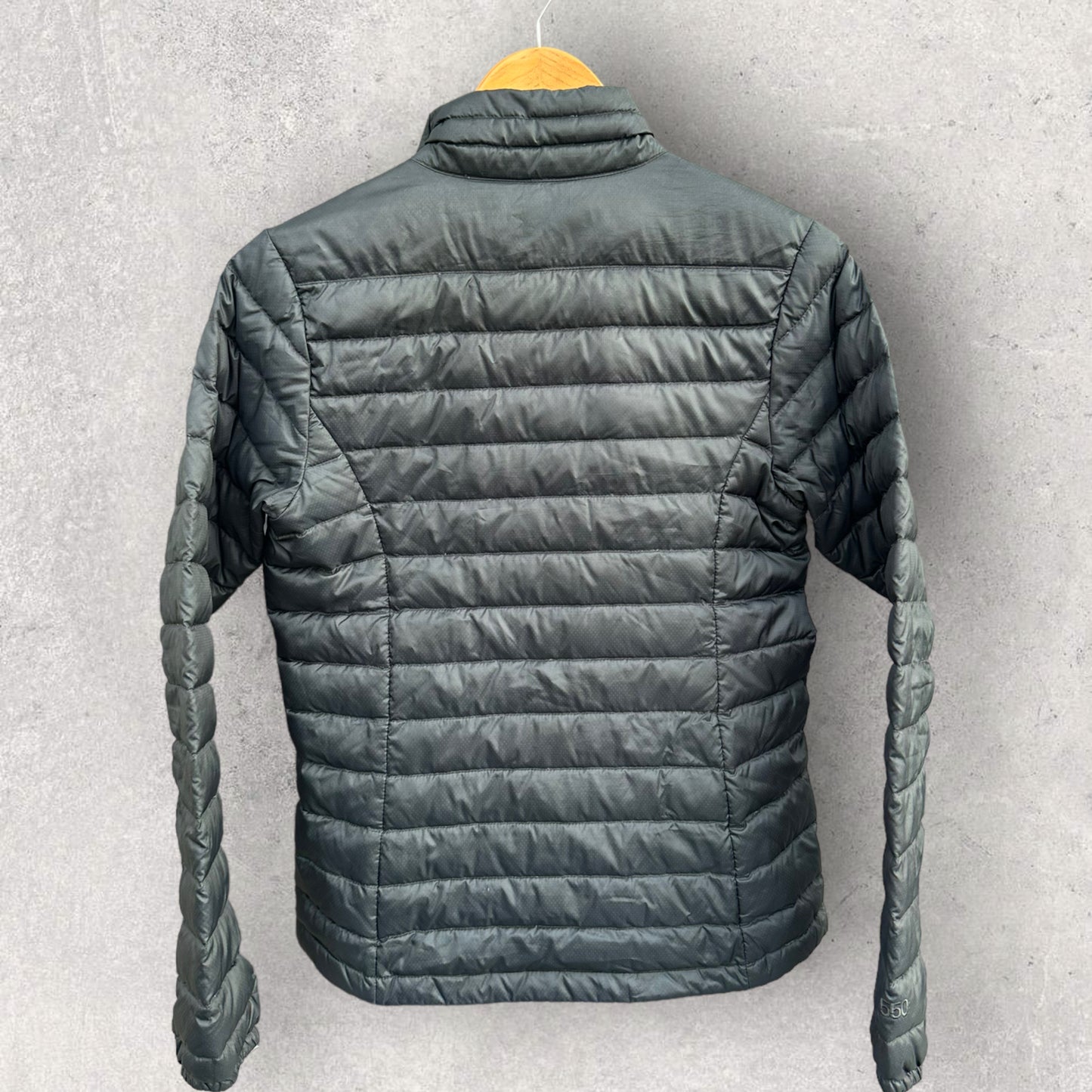 THE NORTH FACE LADIES BLACK PUFFER JACKET