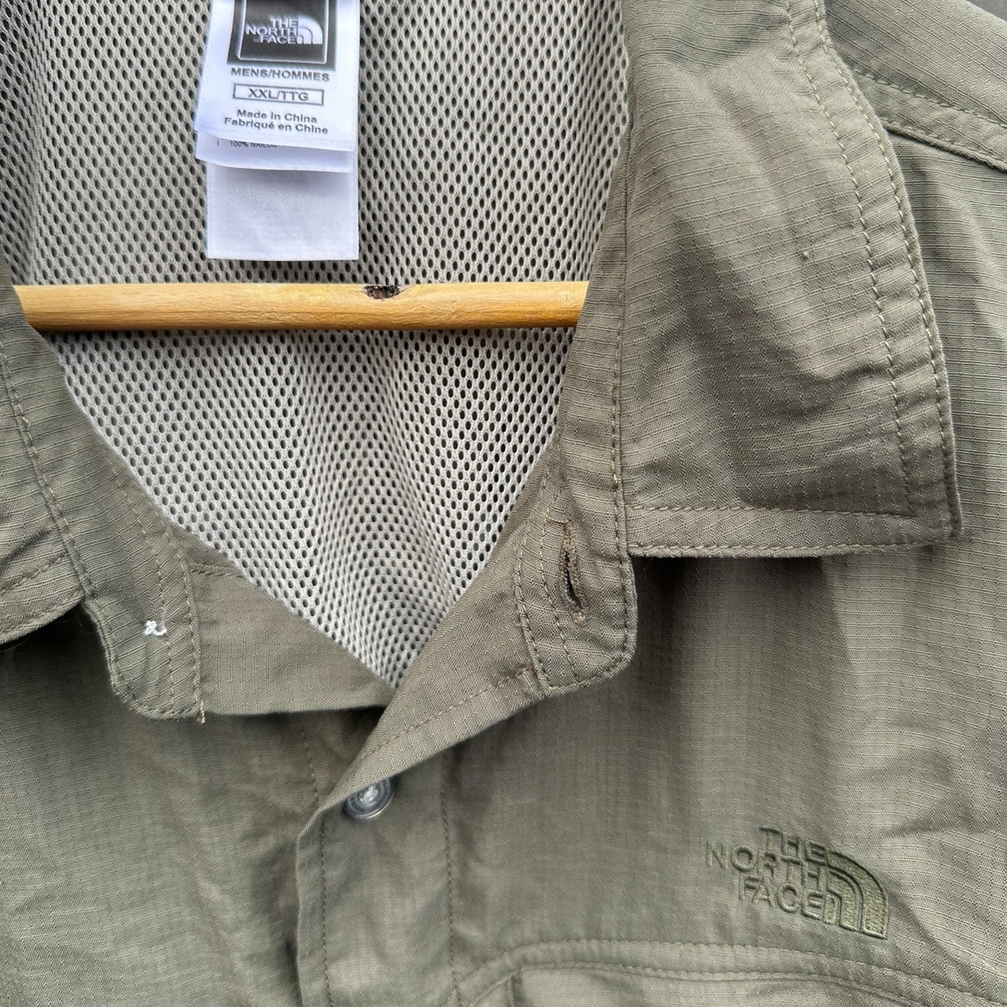 THE NORTH FACE GREEN LONG SLEEVE SHIRT
