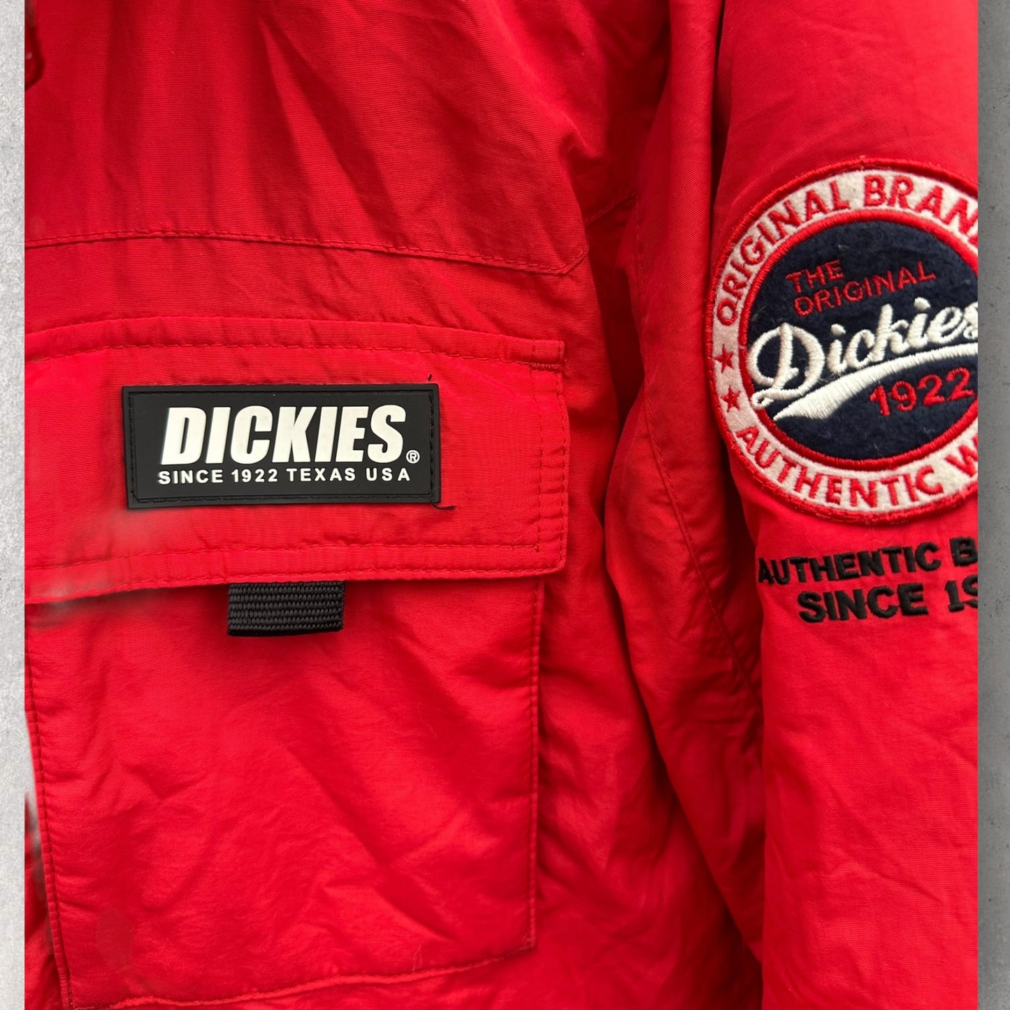 DICKIES VINTAGE RED HOODED OUTDOOR JACKET