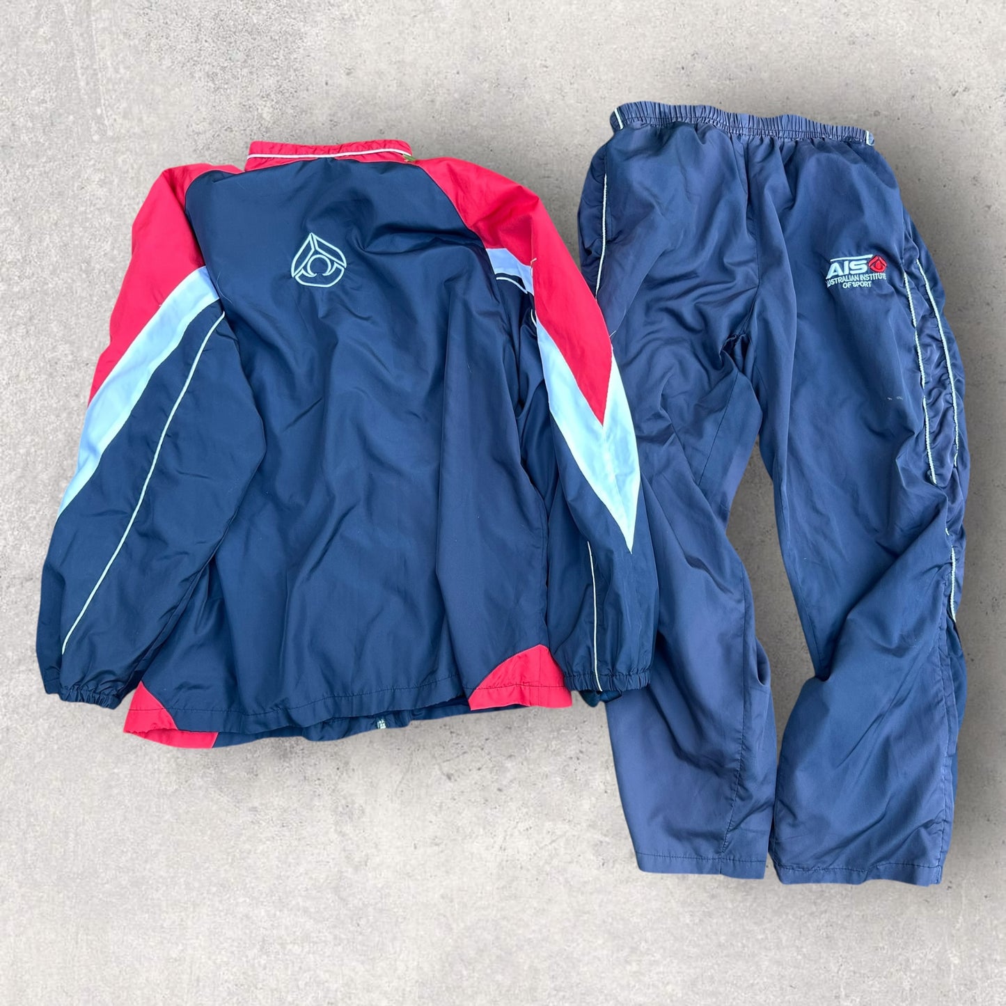 AUSTRALIAN INSTITUTE OF SPORT VINTAGE TRACK SUIT SET