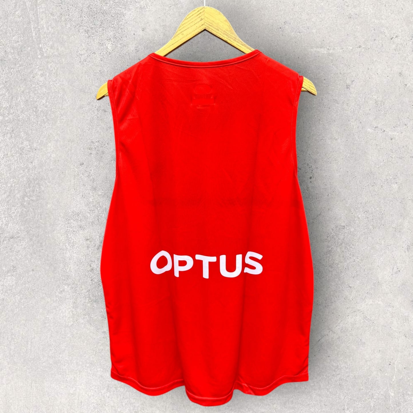 ADELAIDE CROWS ON FIELD 2021 RED TRAINING SINGLET NEW WITH TAGS