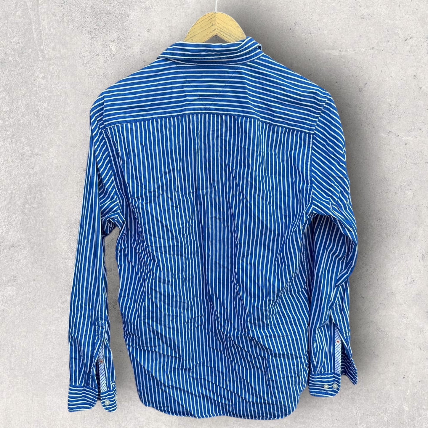 TOMMY HILFIGER BLUE STRIPPED LONG SLEEVE BUTTON UP SHIRT