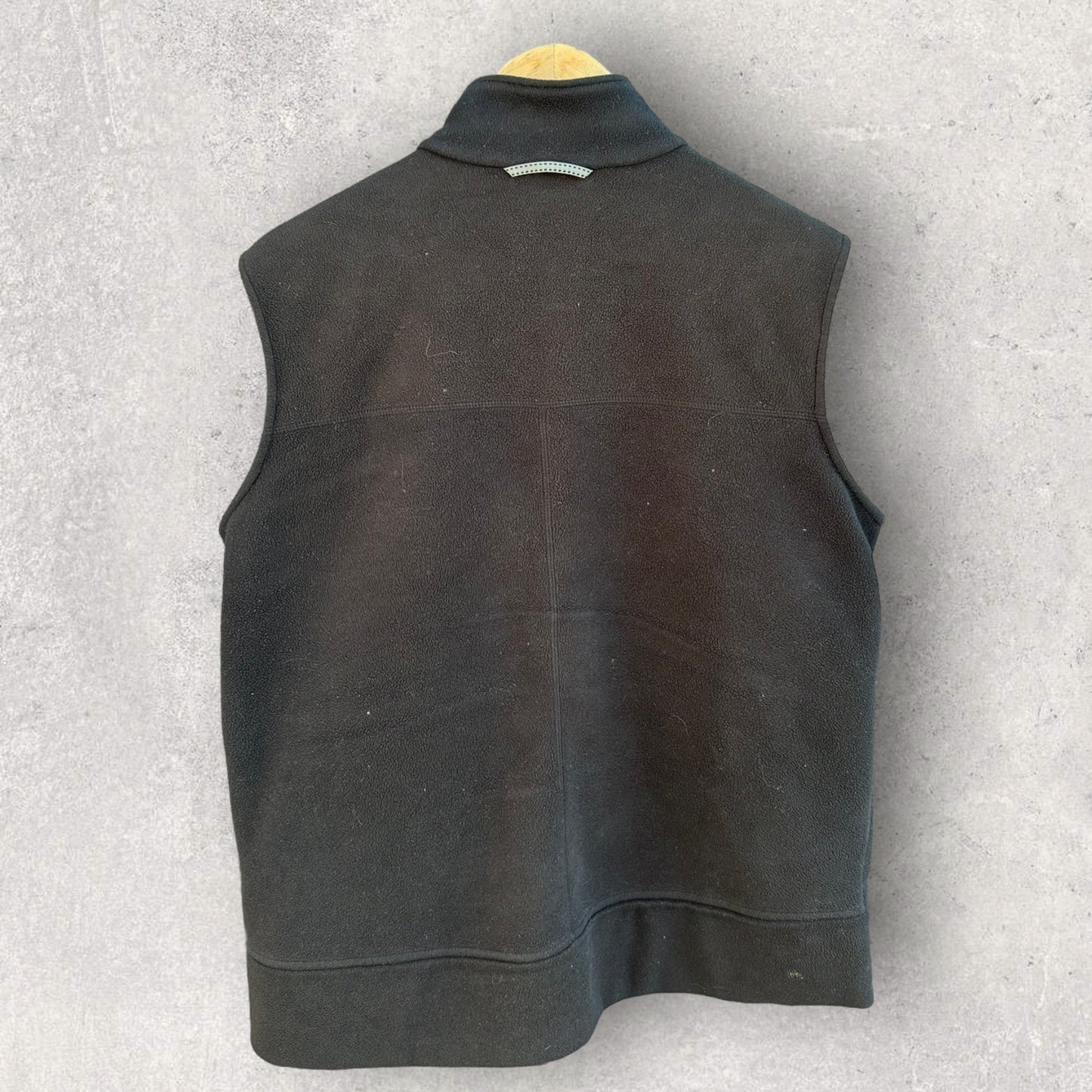 KATHMANDU BLACK SLEEVELESS FLEECE JUMPER