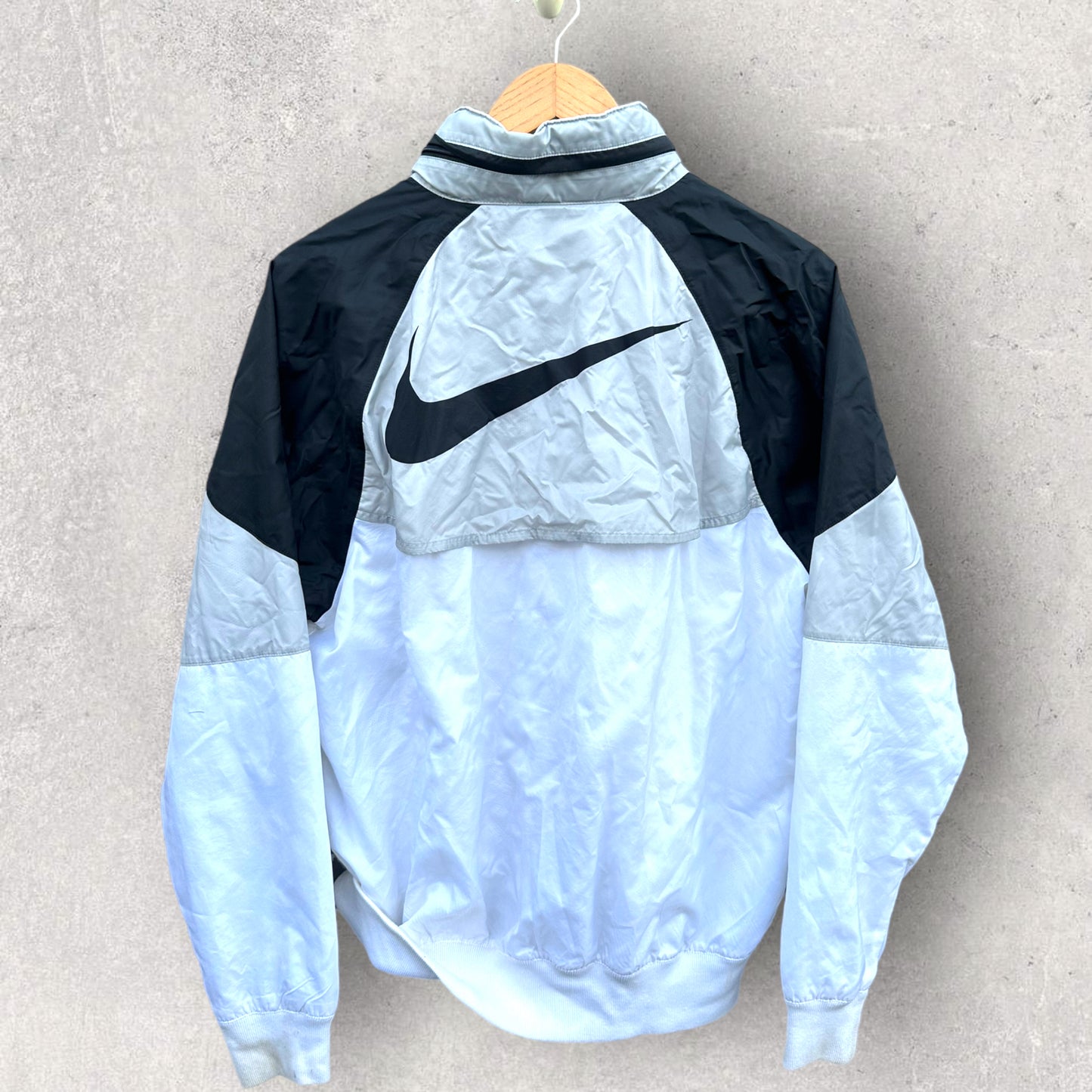 NIKE WHITE WINBREAKER JACKET