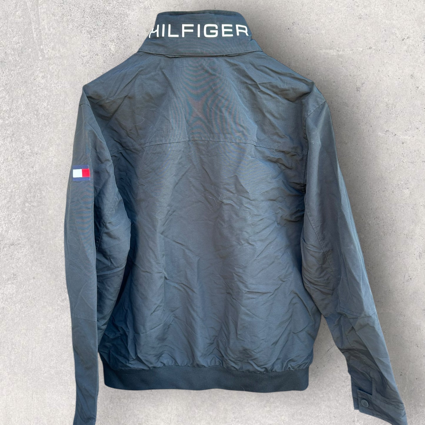 TOMMY HILFIGER BLACK WINDBREAKER JACKET