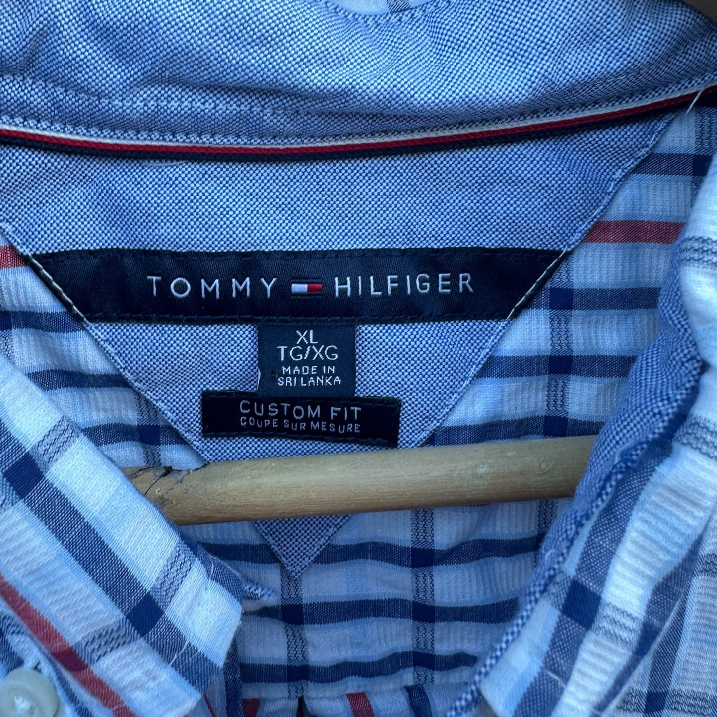 TOMMY HILFIGER LONG SLEEVE WHITE BUTTON UP CHECKERED SHIRT