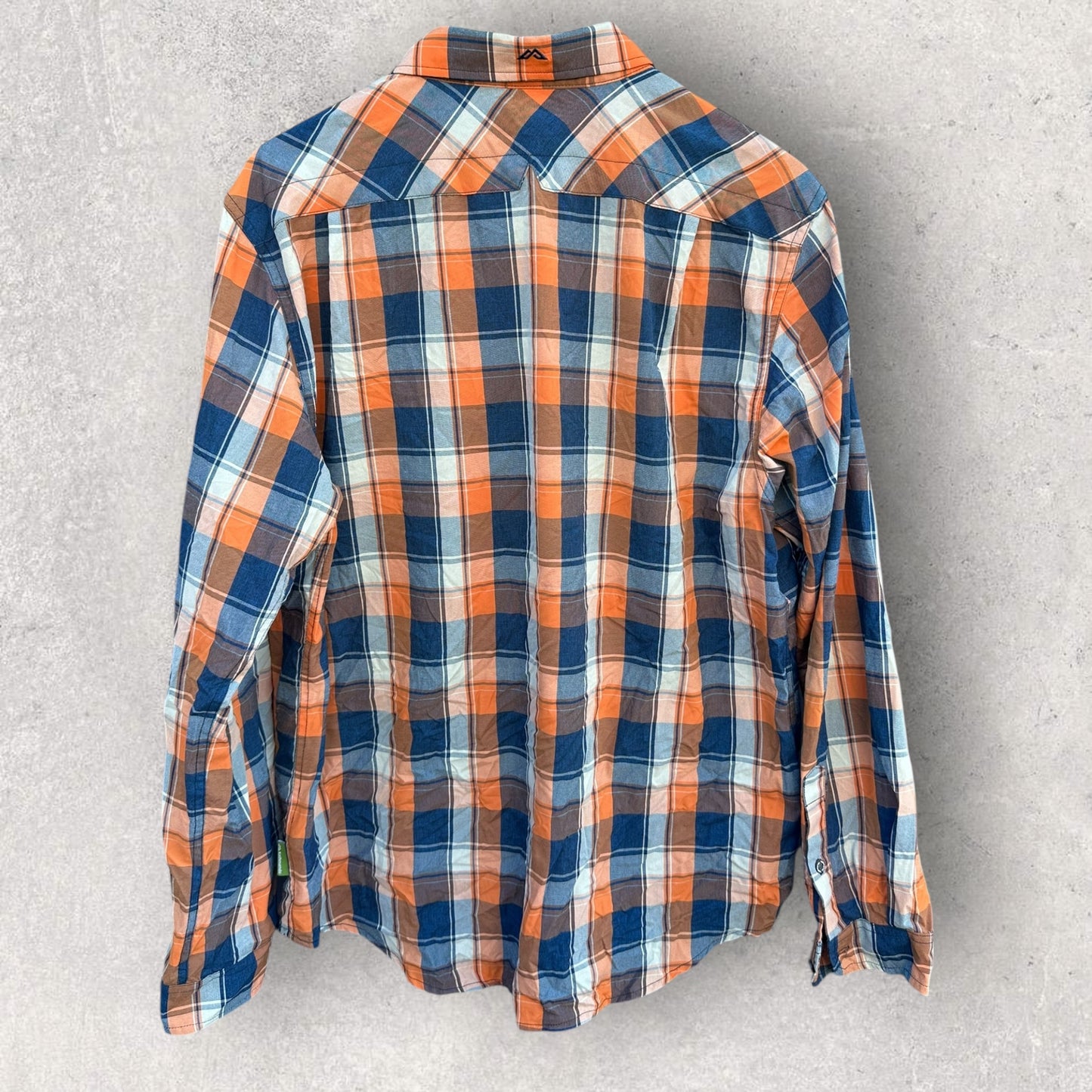 KATHMANDU CHECKERED LONG SLEEVE BUTTON UP SHIRT