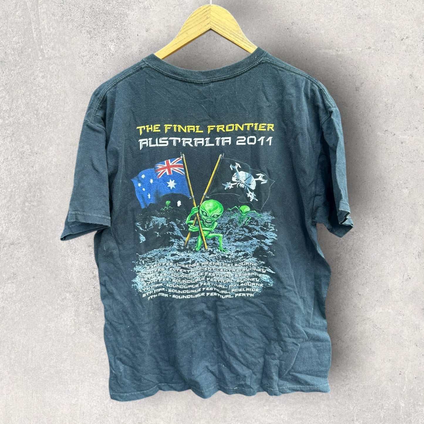 IRON MAIDEN THE FINAL FRONTIER 2011 TOUR SHIRT