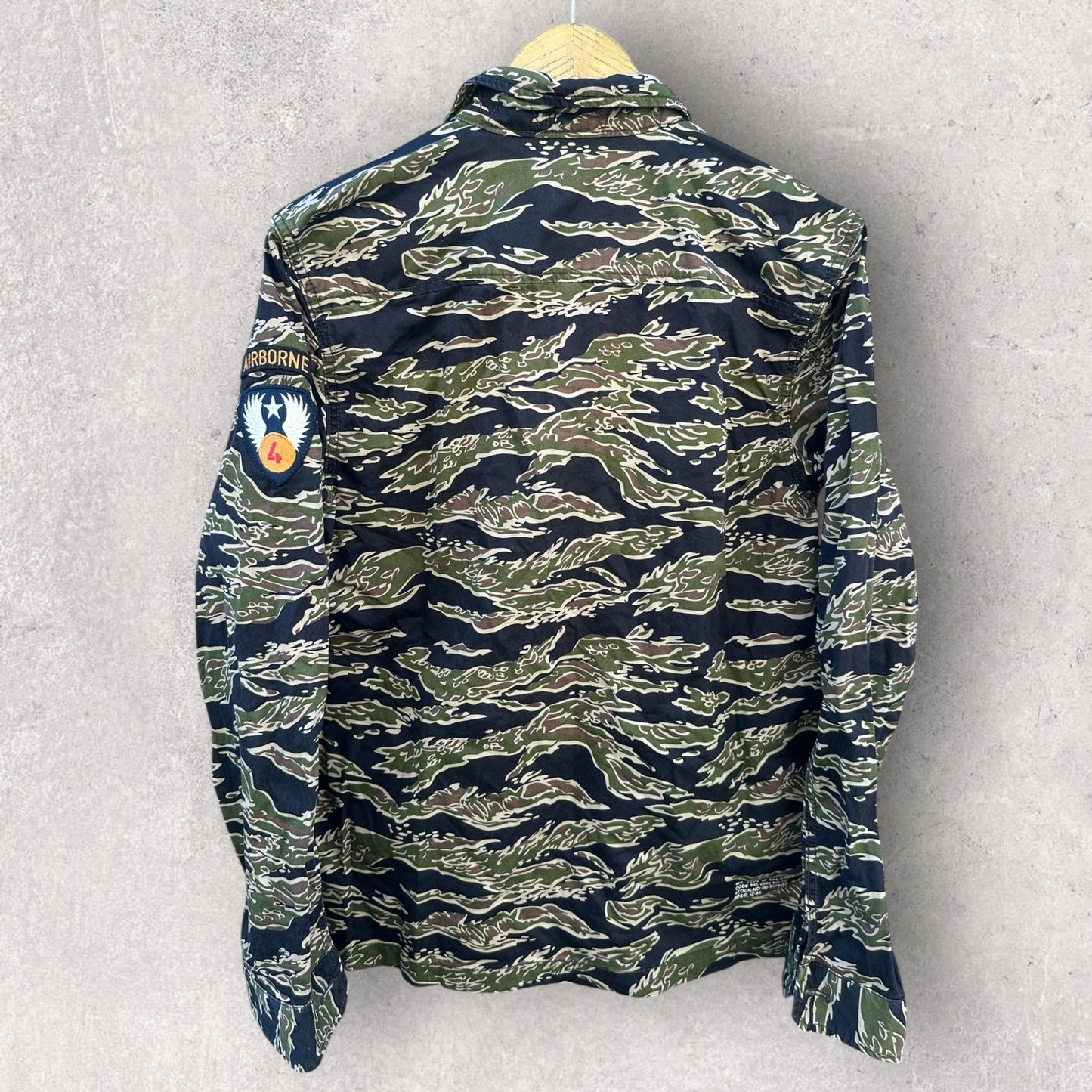 IZZUE ARMY CAMO JACKET