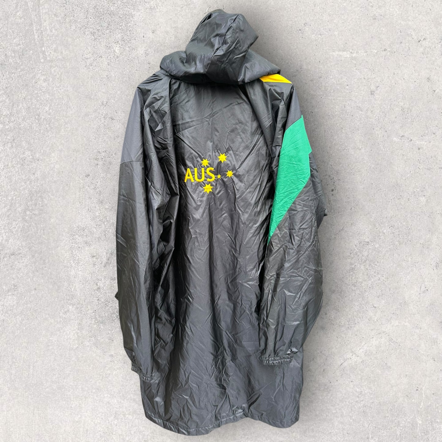 SWIMMING AUSTRALIA DOLPHINS ATHLETE ISSUED MOSCOW WORLD CHAMPIONSHIPS 2002 POOL SIDE JACKET