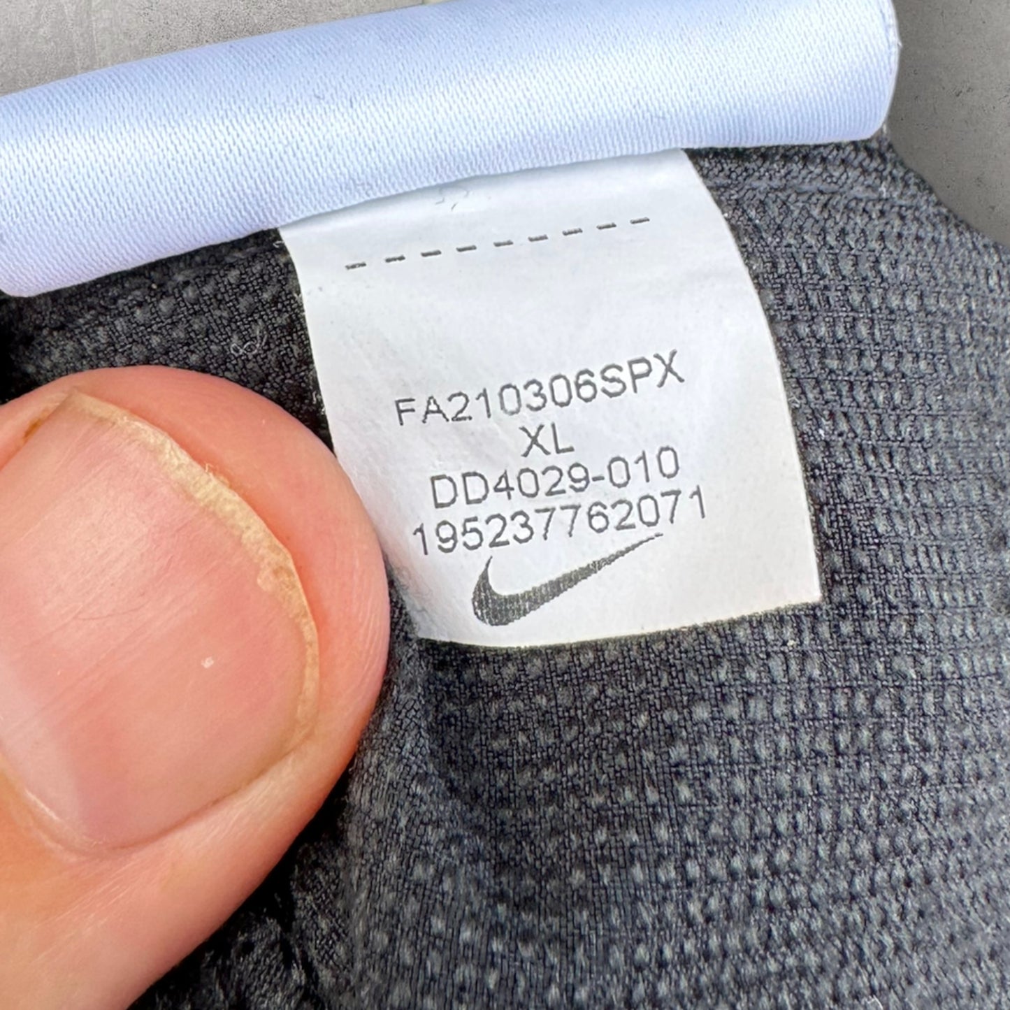 NIKE AIR WOMENS DRI-FIT BLACK JACKET