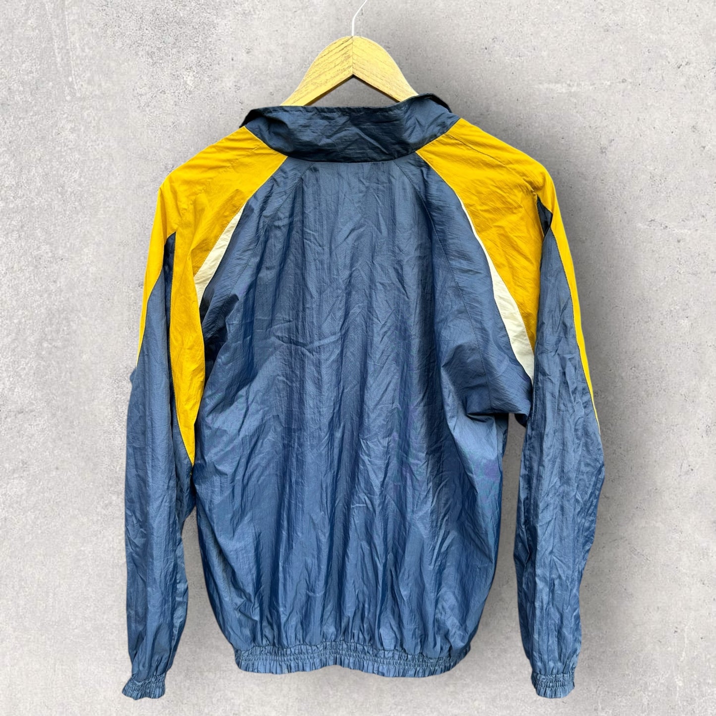 NOTRE DAME FIGHTING IRISH VINTAGE NCAA WINDBREAKER JACKET