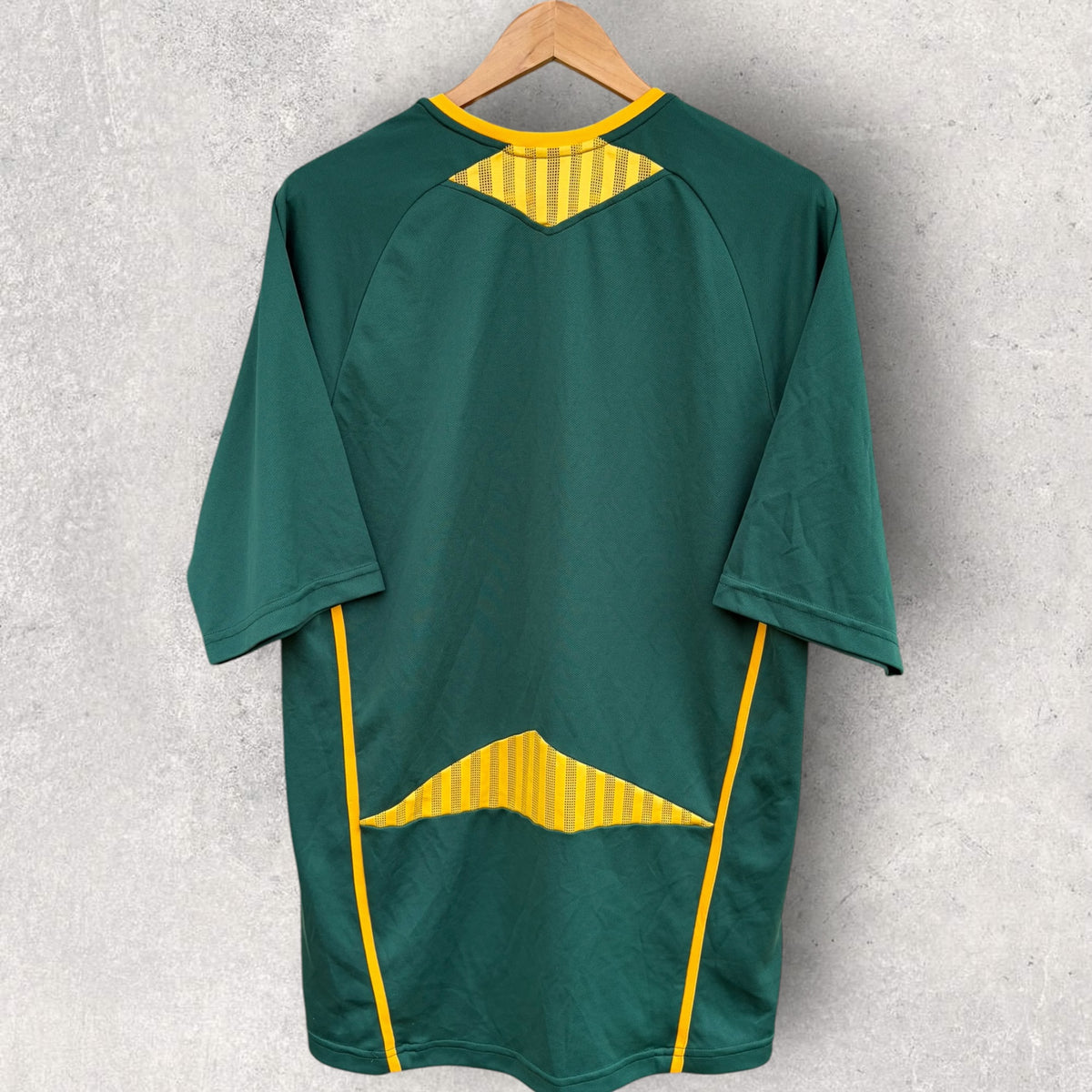 Nottinghamshire Outlaws County Cricket Training Jersey