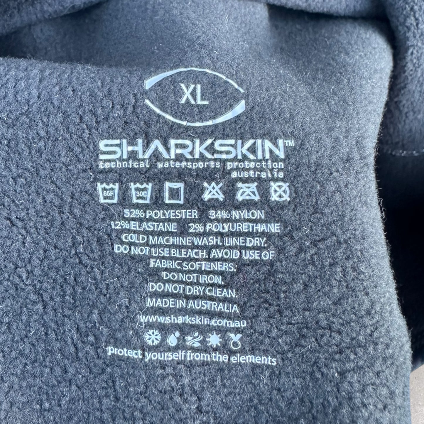 SHARKSKIN CHILLPROOF LONG SLEEVE CHEST ZIP SILVER JACKET