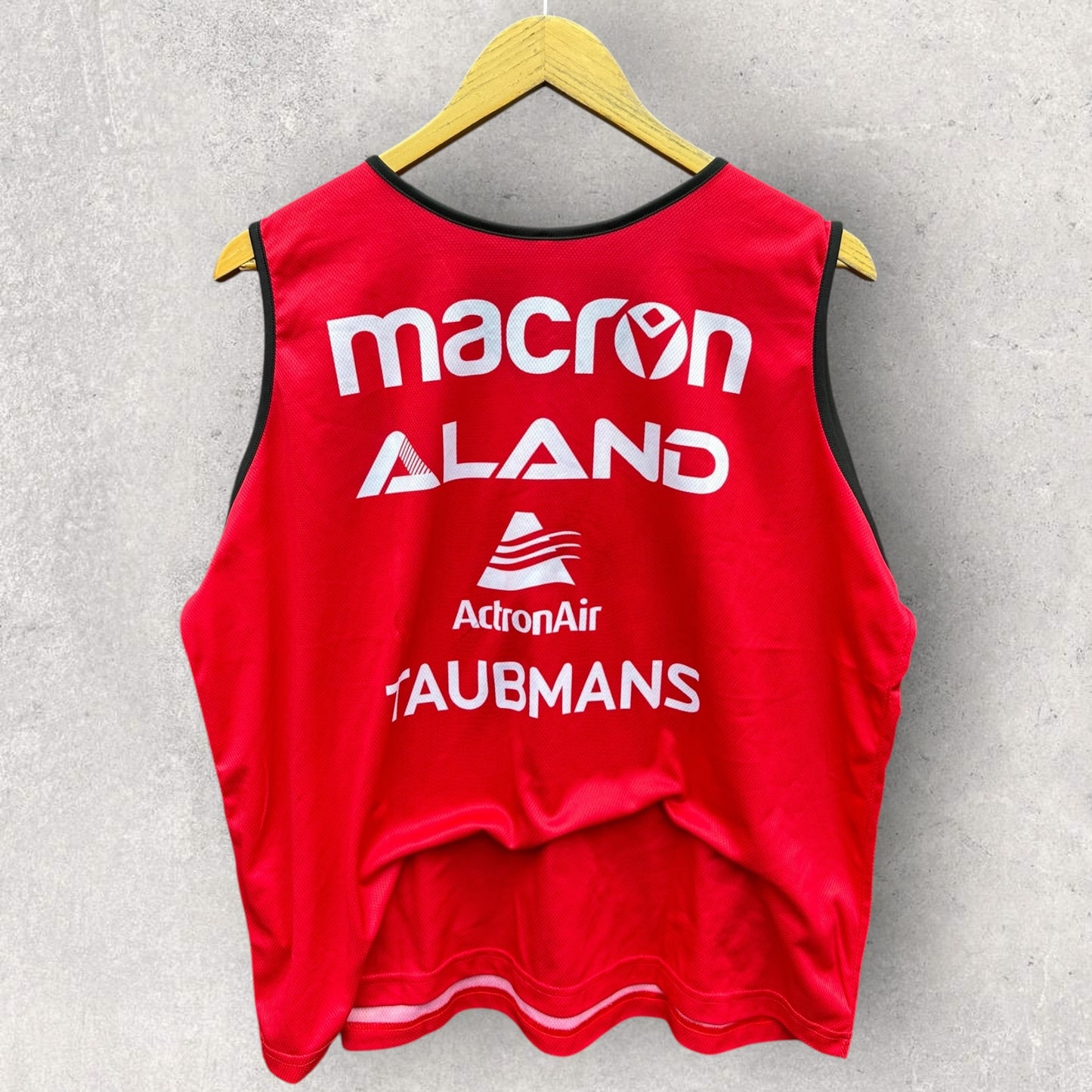 PARRAMATTA EELS PLAYER ISSUED TRAINING BIB SINGLET BRAND NEW