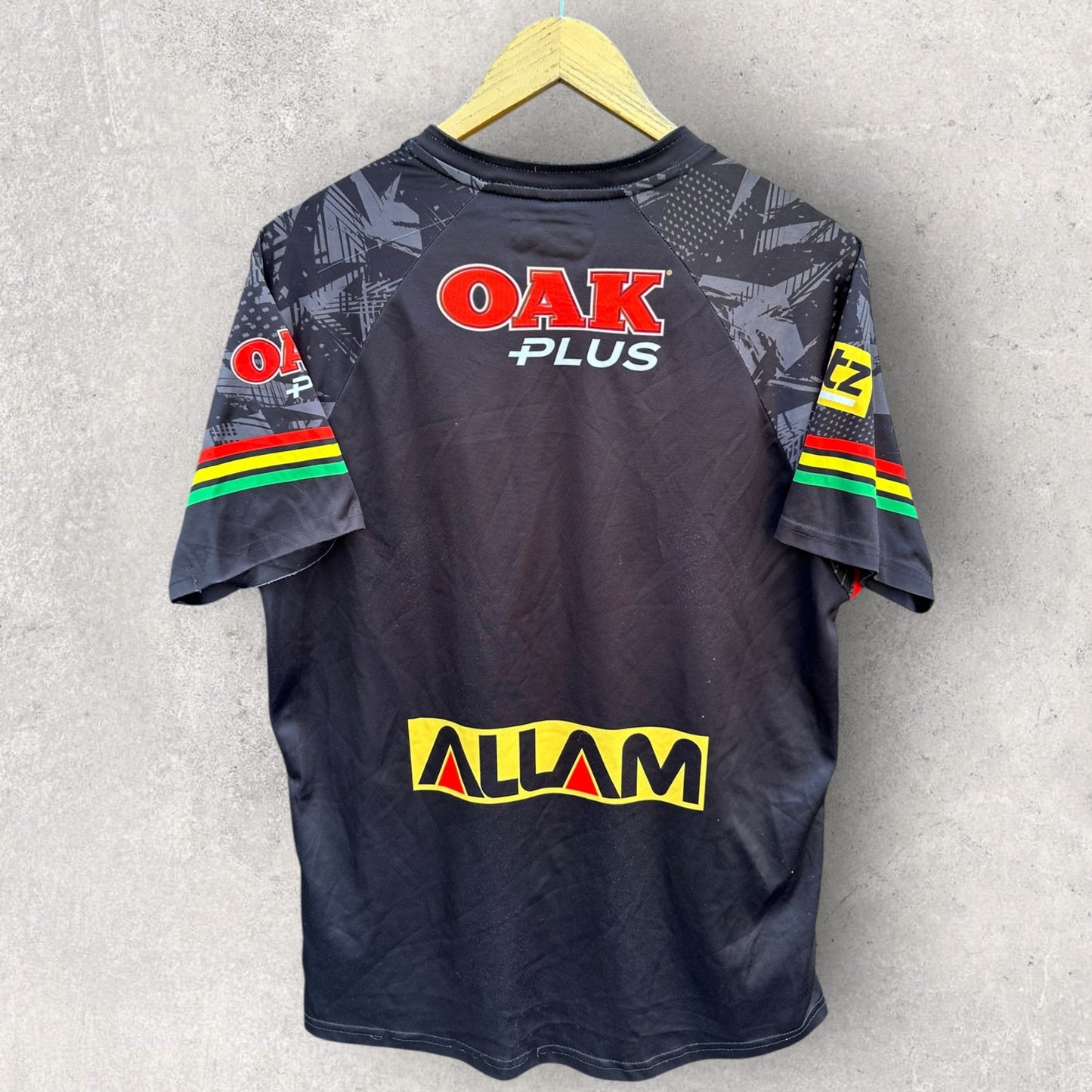 PENRITH PANTHERS 2024 PLAYER ISSUED TRAINING SHIRT TO PRESTON RIKI