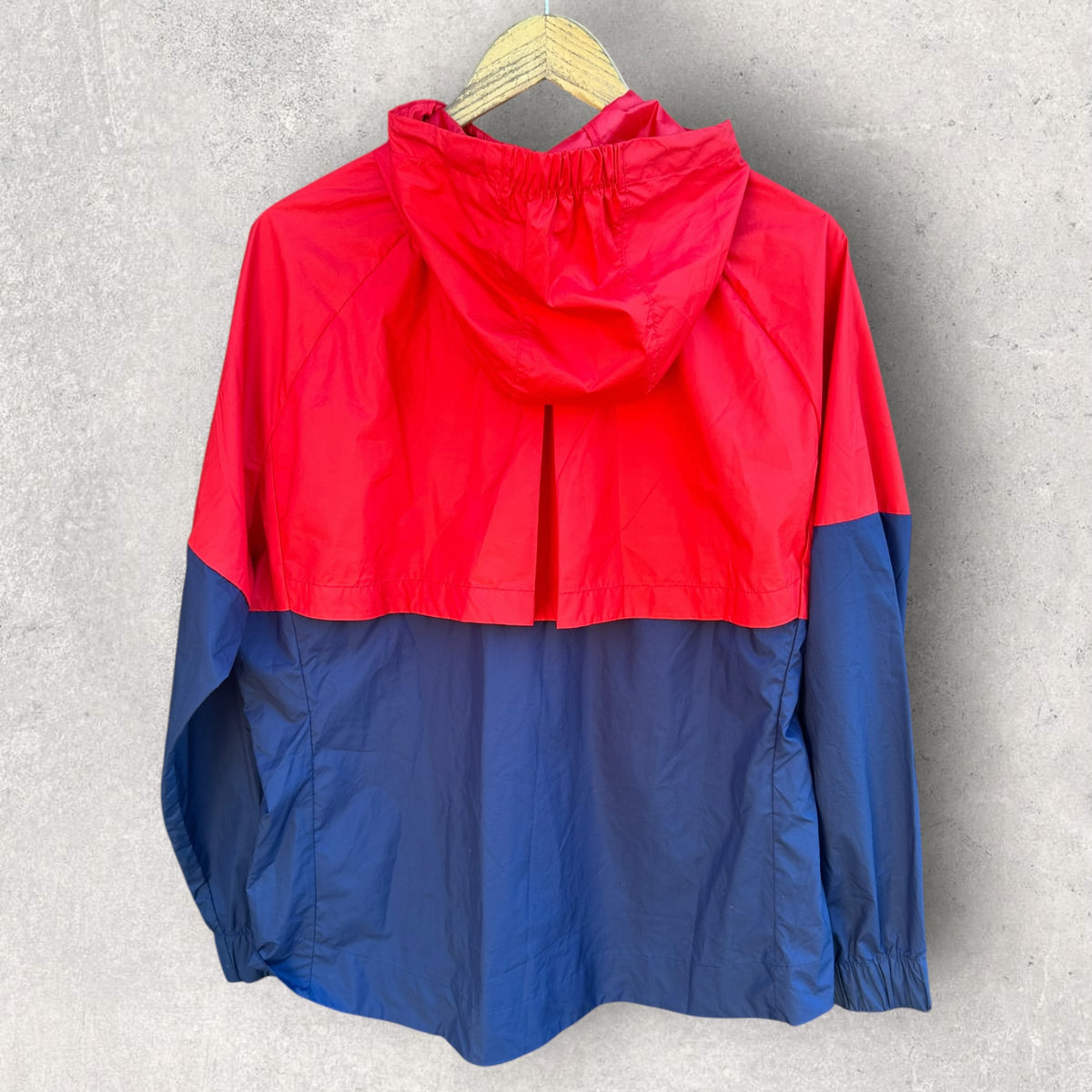 Paris Saint Germain PSG Nike Windbreaker Hooded Ladies Football Jacket