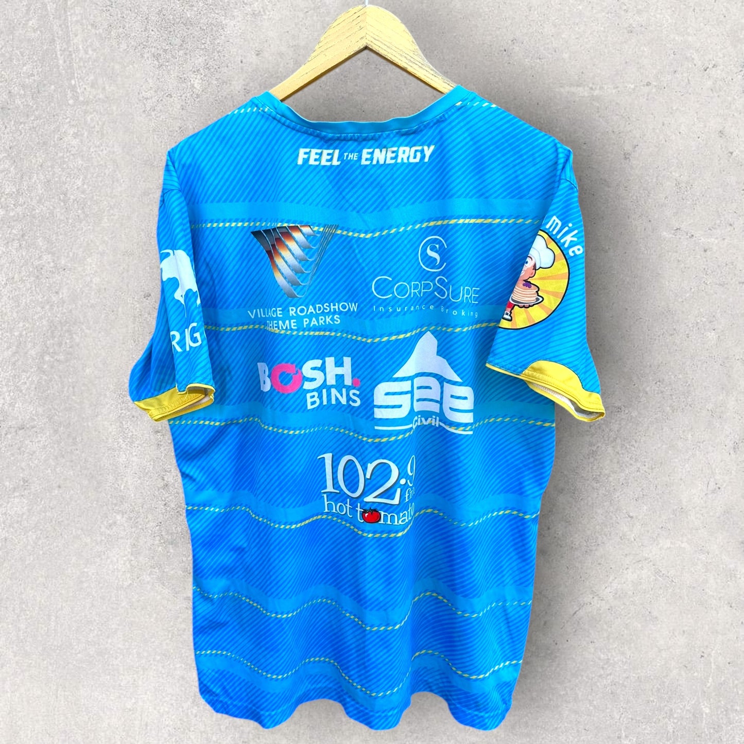GOLD COAST TITANS PLAYER TRAINING SHIRT ISSUED TO SAM MCINTYRE