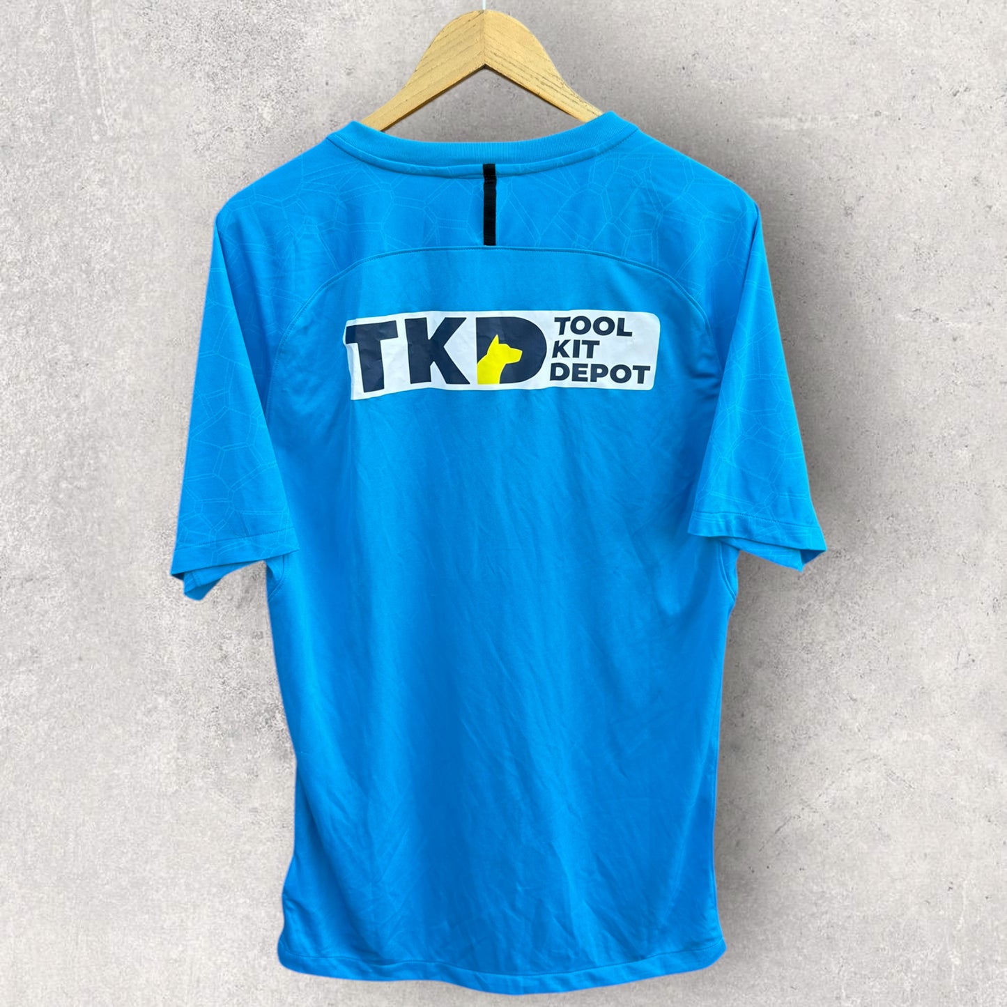 ADELAIDE STRIKERS NIKE BIG BASH CRICKET TRAINING SHIRT WORN AND ISSUED TO HENRY THORNTON