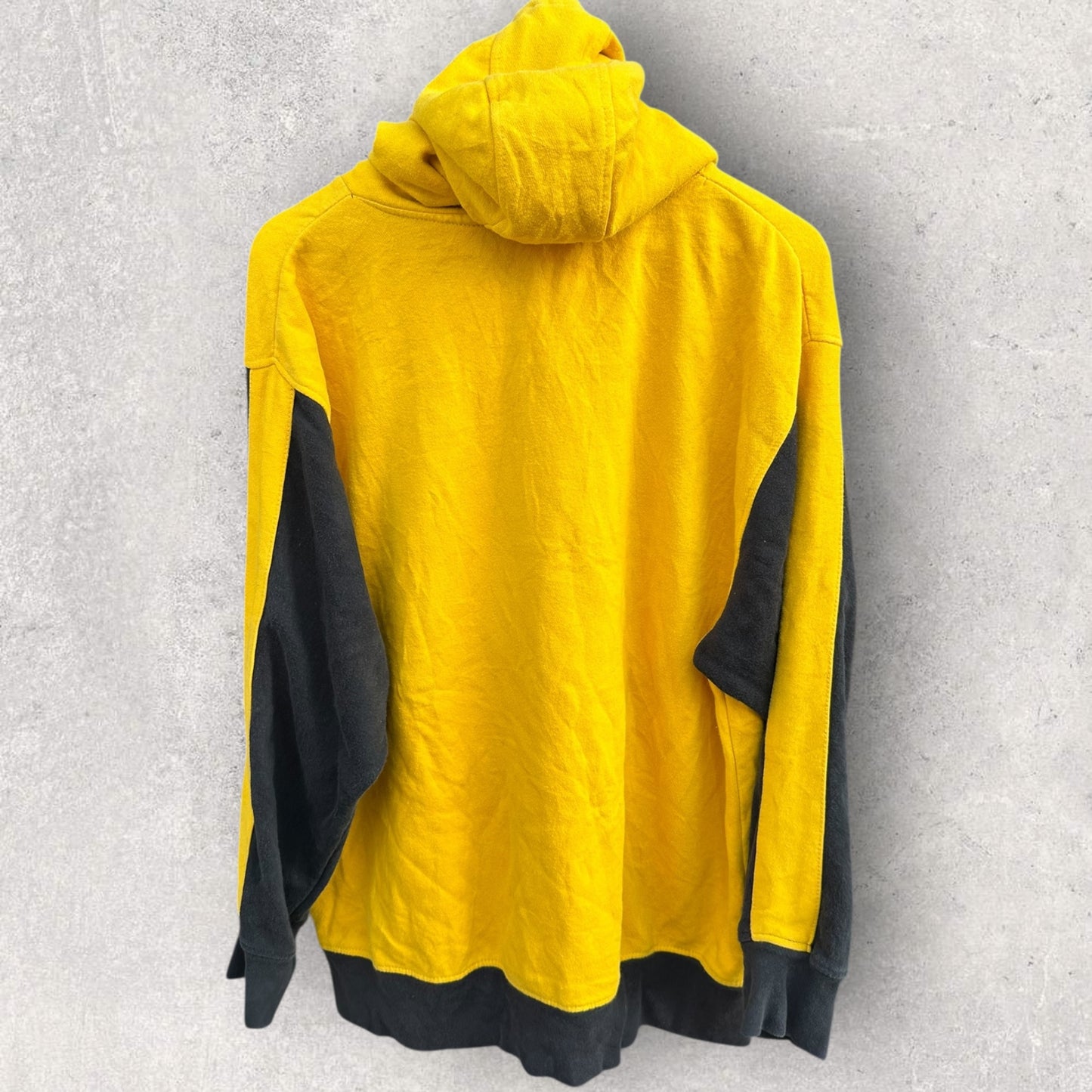 KYLE BUSCH NASCAR WINNERS CIRCLE YELLOW PULLOVER HOODED JUMPER