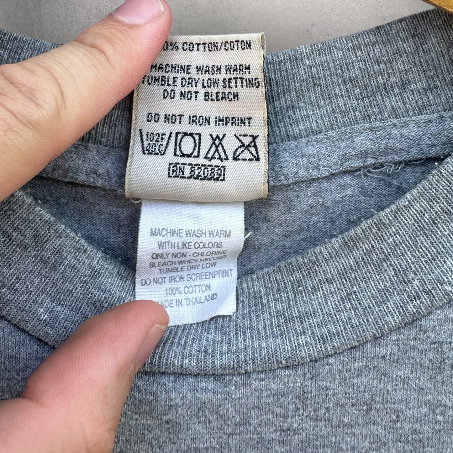 MAMBO GRAPHICS 2001 VINTAGE KOALA BEAR GREY SHIRT