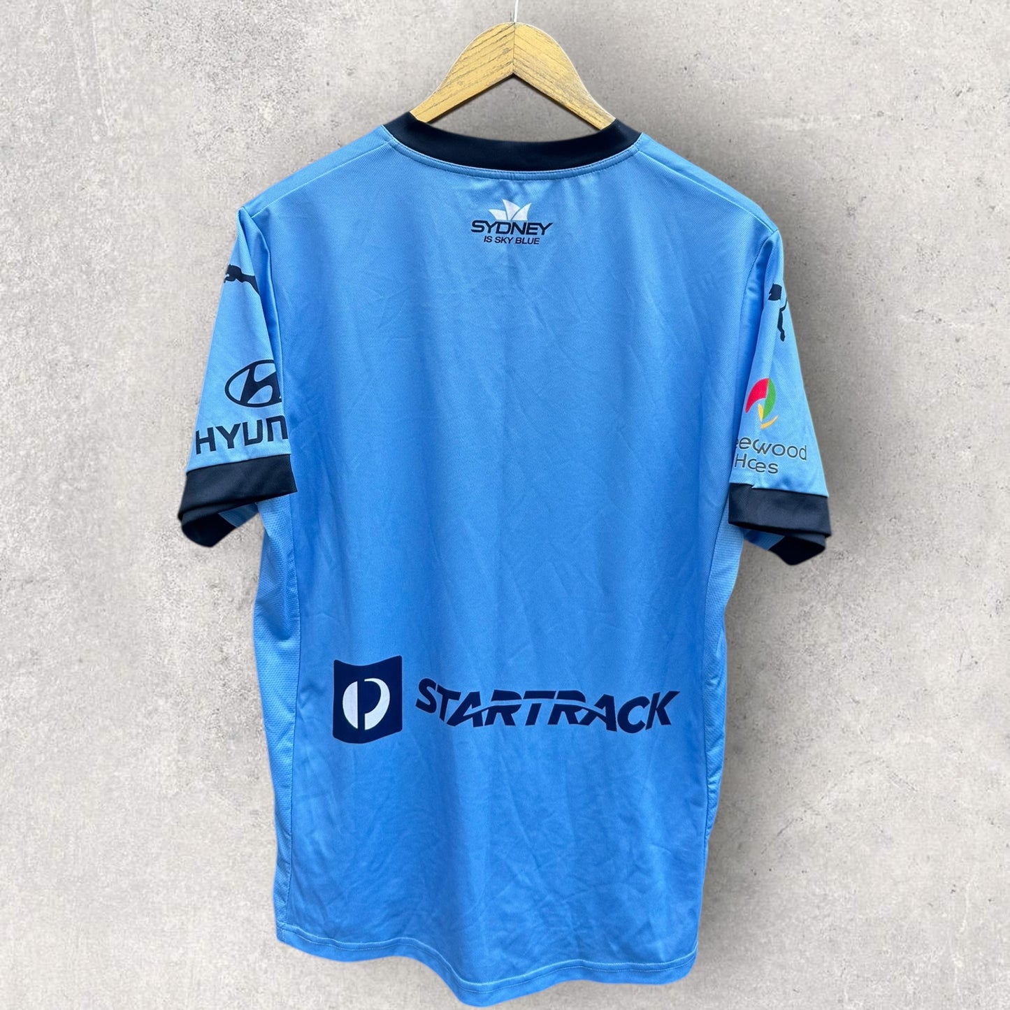 SYDNEY FC 2015-2016 PUMA HOME FOOTBALL JERSEY SIGNED BY SQUAD