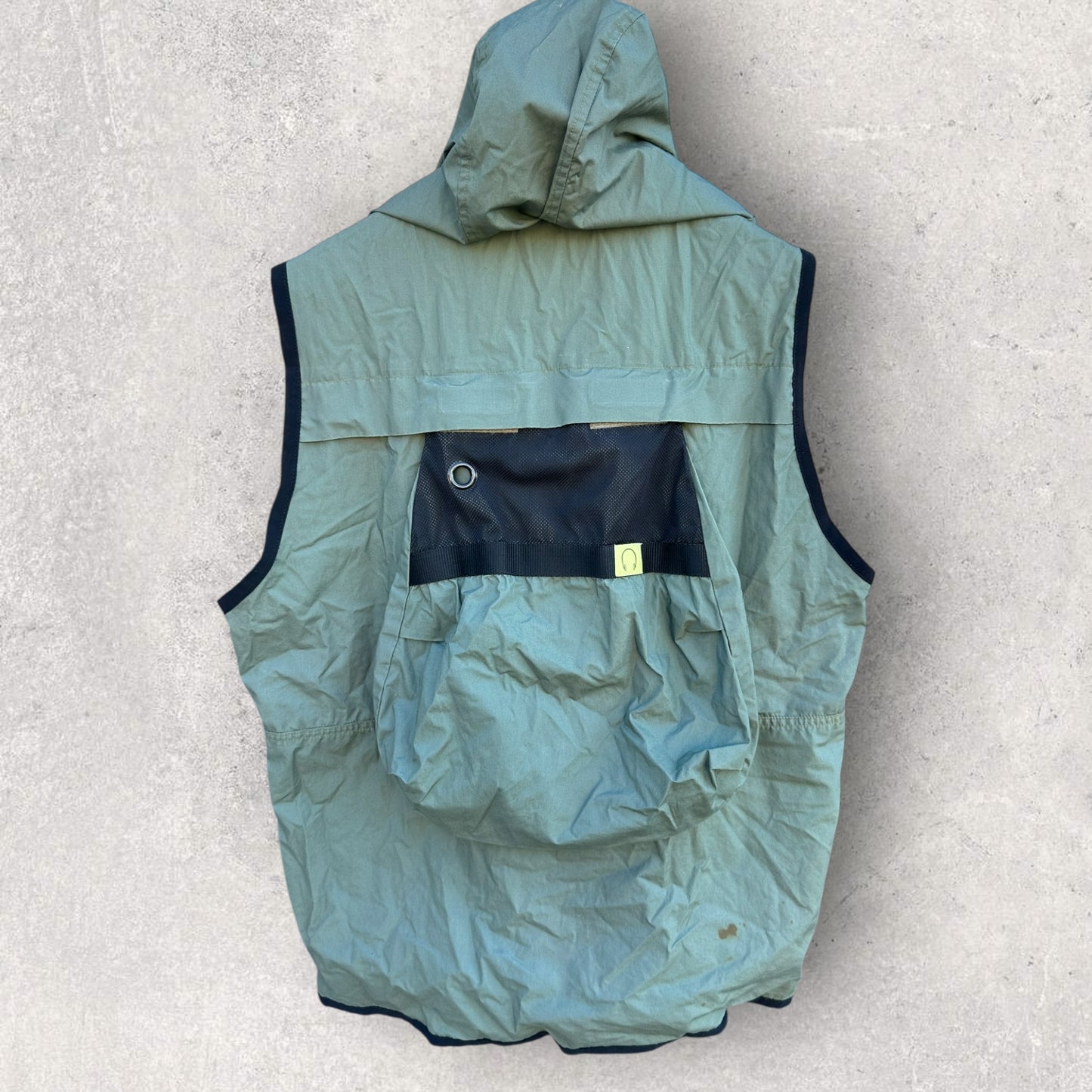 PUMA VINTAGE OLIVE GREEN HIKING WINDBREAKER HOODED VEST