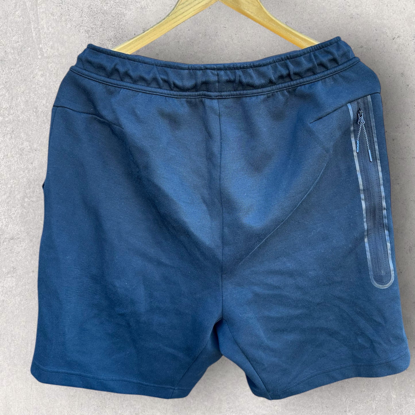 NIKE TECH FLEECE BLACK SHORTS