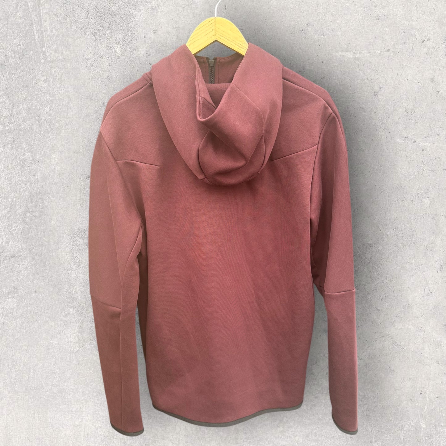 LIVERPOOL FC 2022-2023 NIKE TECH FLEECE BURGUNDY JACKET