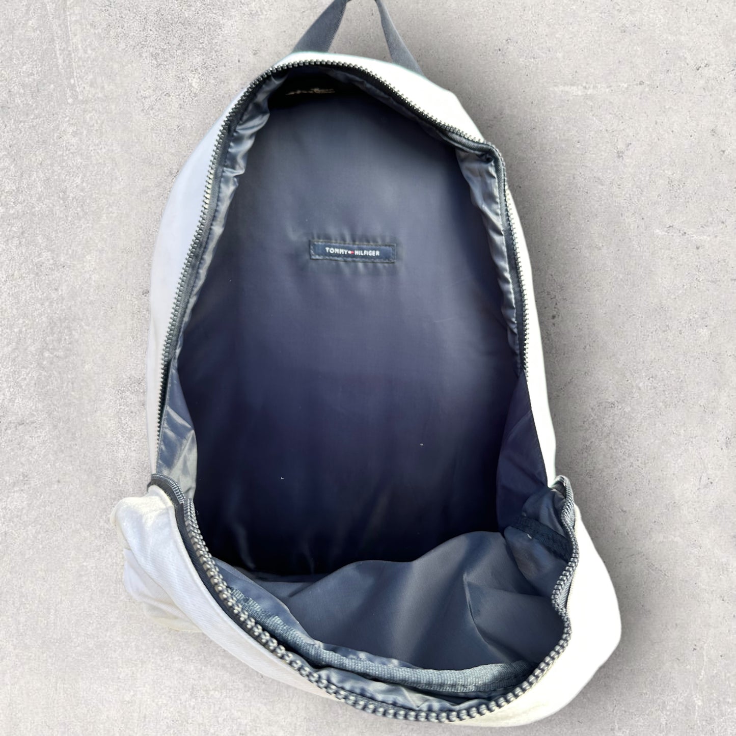 TOMMY HILFIGER WHITE BACKPACK