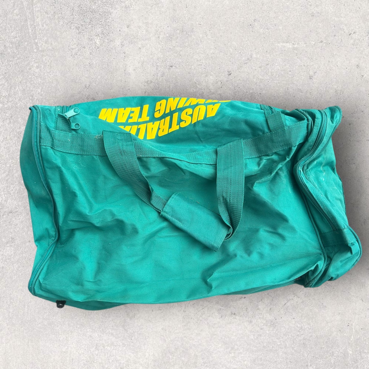 AUSTRALIAN ROWING TEAM VINTAGE ATHLETE ISSUED DUFFEL BAG