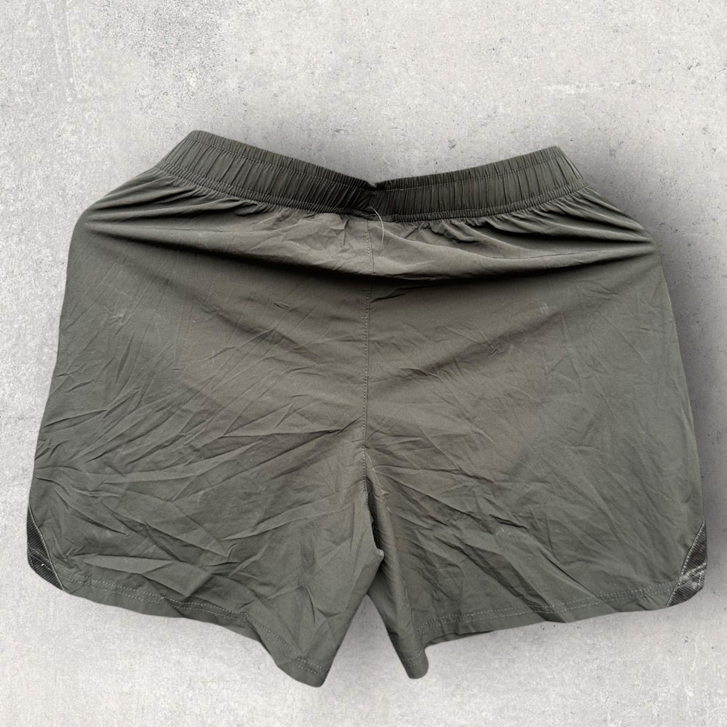 TASMANIAN TIGERS CRICKET PLAYER ISSUED TRAINING SHORTS