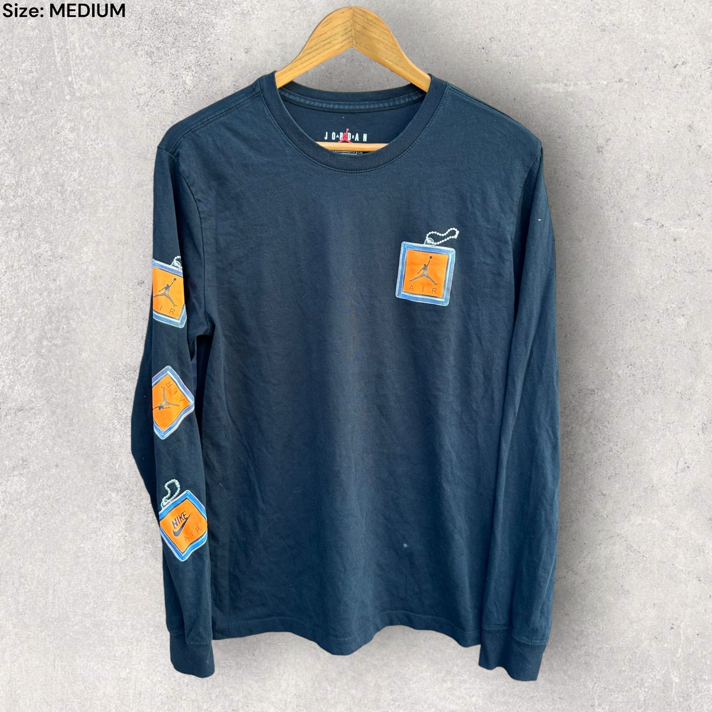 AIR JORDAN KEYCHAIN LONG SLEEVE SHIRT