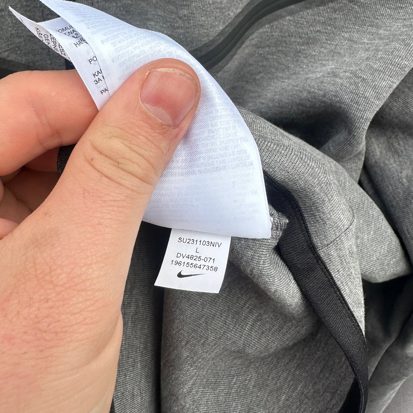 LIVERPOOL FC NIKE GREY TECH FLEECE 2024 HOODED JUMPER
