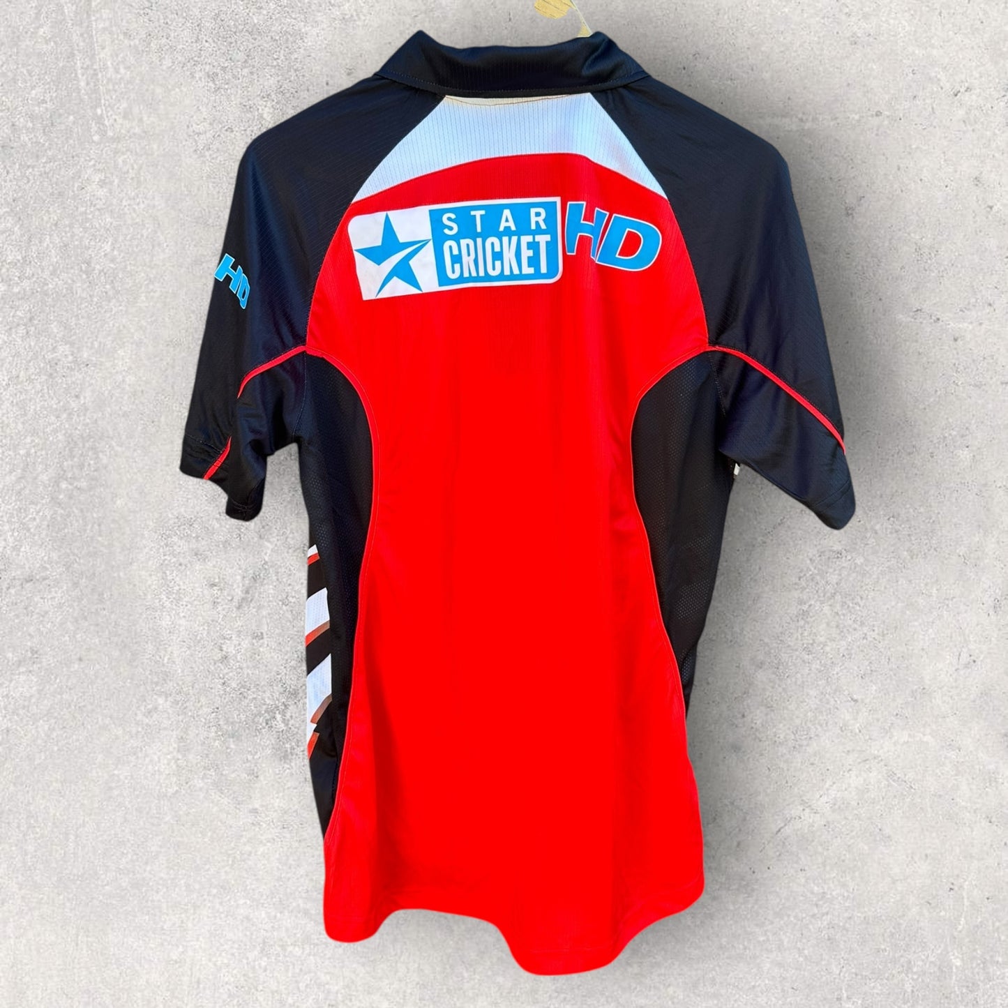 SOUTH AUSTRALIAN REDBACKS CHAMPIONS LEAGUE CRICKET 2010 TEAM SIGNED JERSEY NEW WITH TAGS