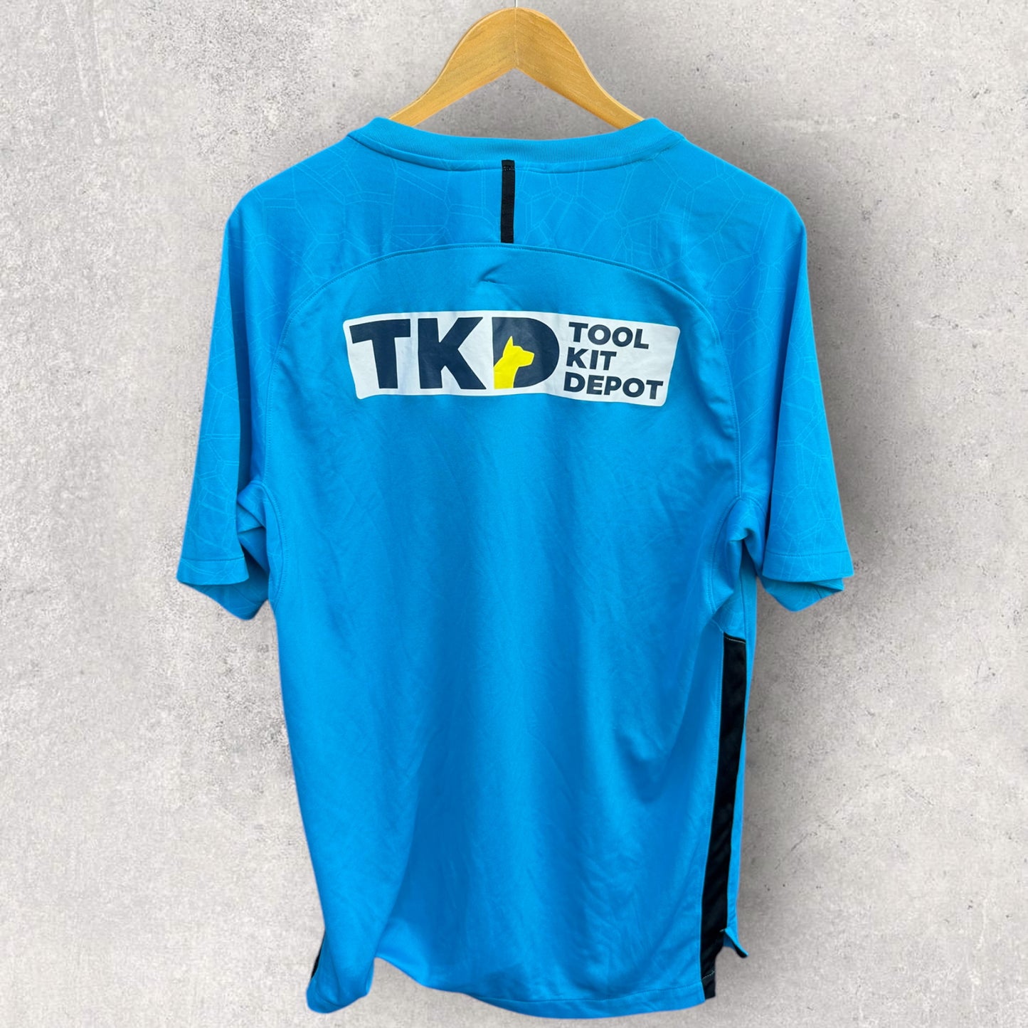 ADELAIDE STRIKERS NIKE 2024-2025 BBL CRICKET TRAINING SHIRT ISSUED TO HENRY THORNTON
