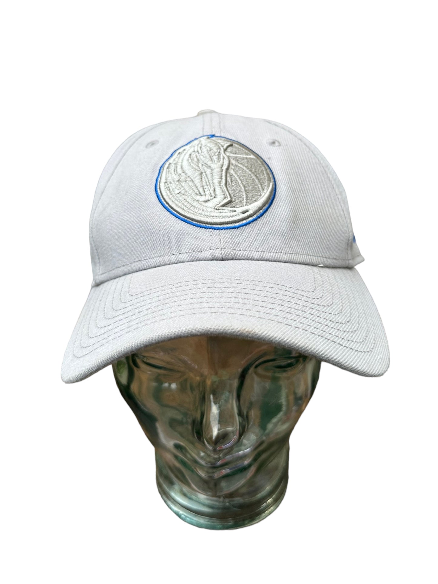 DALLAS MAVERICKS GREY SNAPBACK HAT