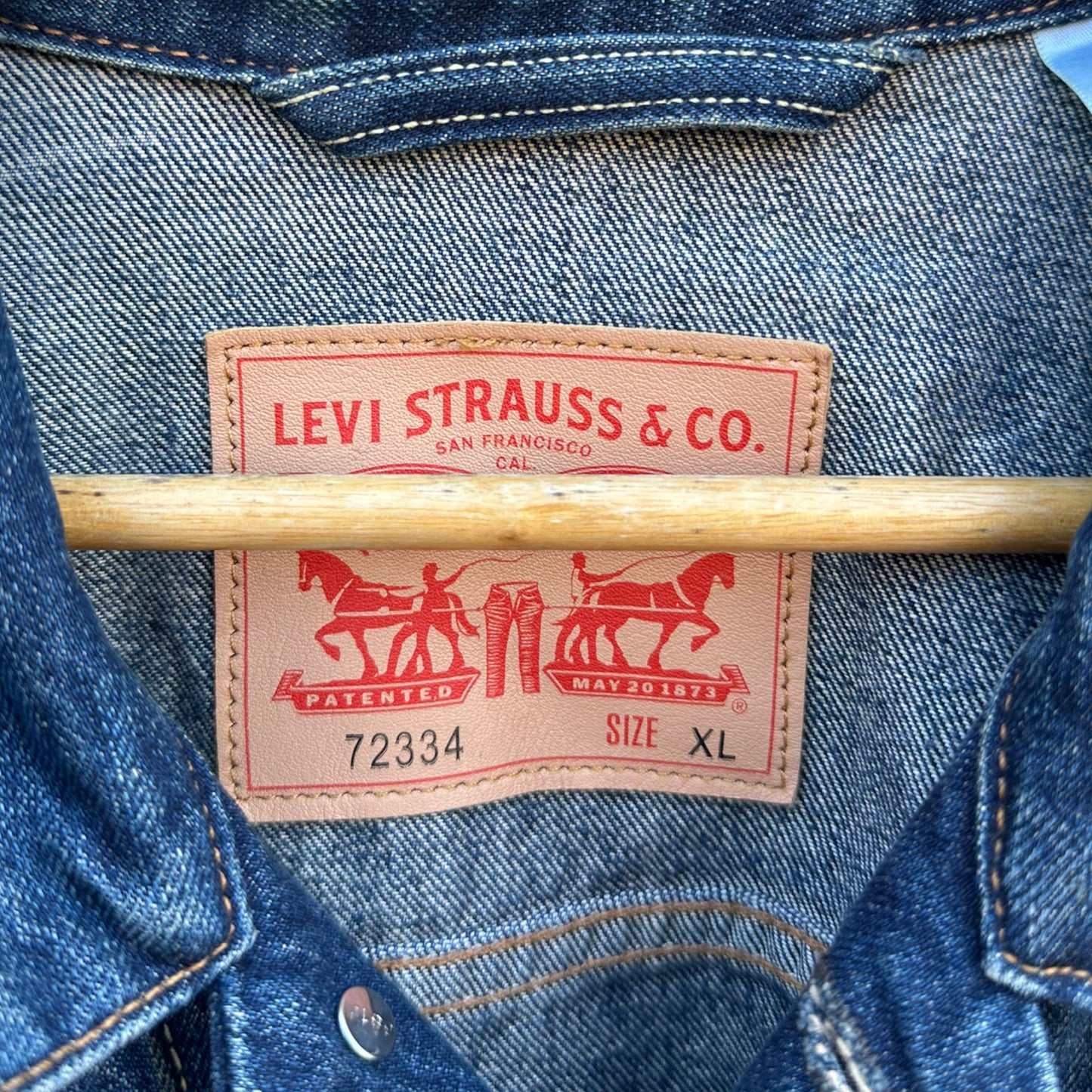 LEVI DENIM JACKET