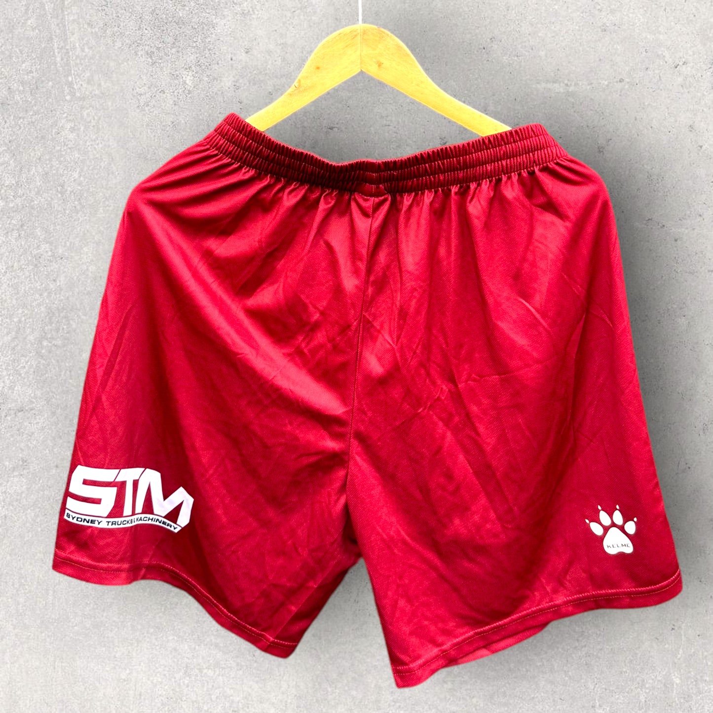 MACARTHUR BULLS PLUM RED TRAINING SHORTS