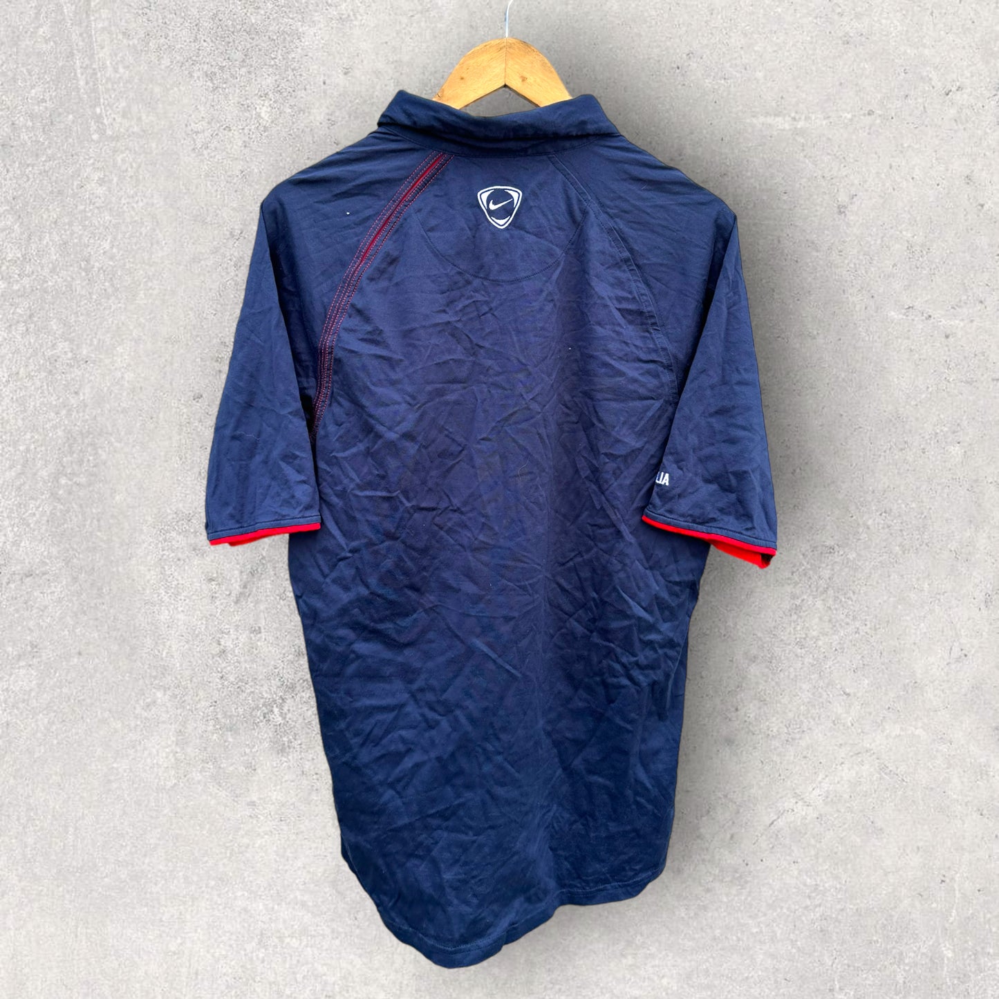 AUSTRALIAN SOCCEROOS PLAYER ISSUED NIKE TRAINING SHIRT