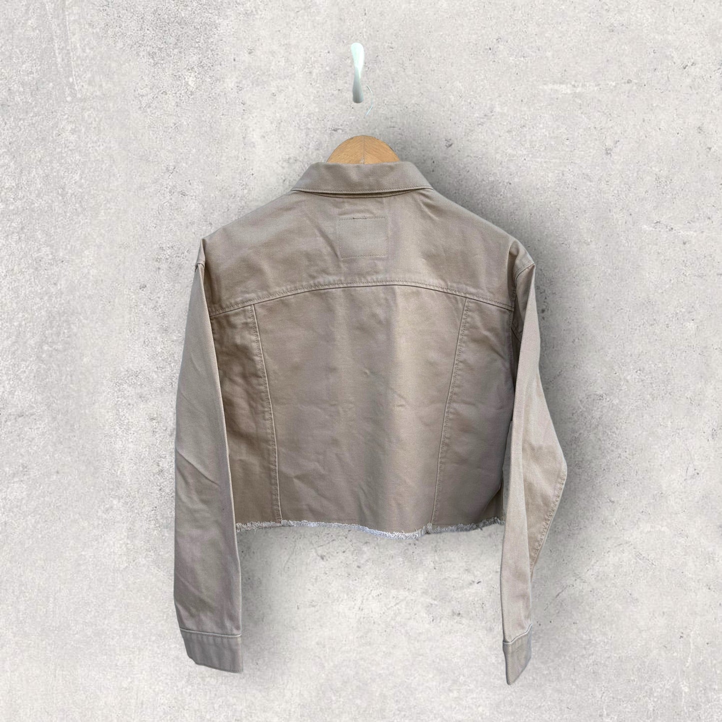 LEVI STRAUSS CROPPED BUTTON UP TAN DENIM JACKET BRAND NEW