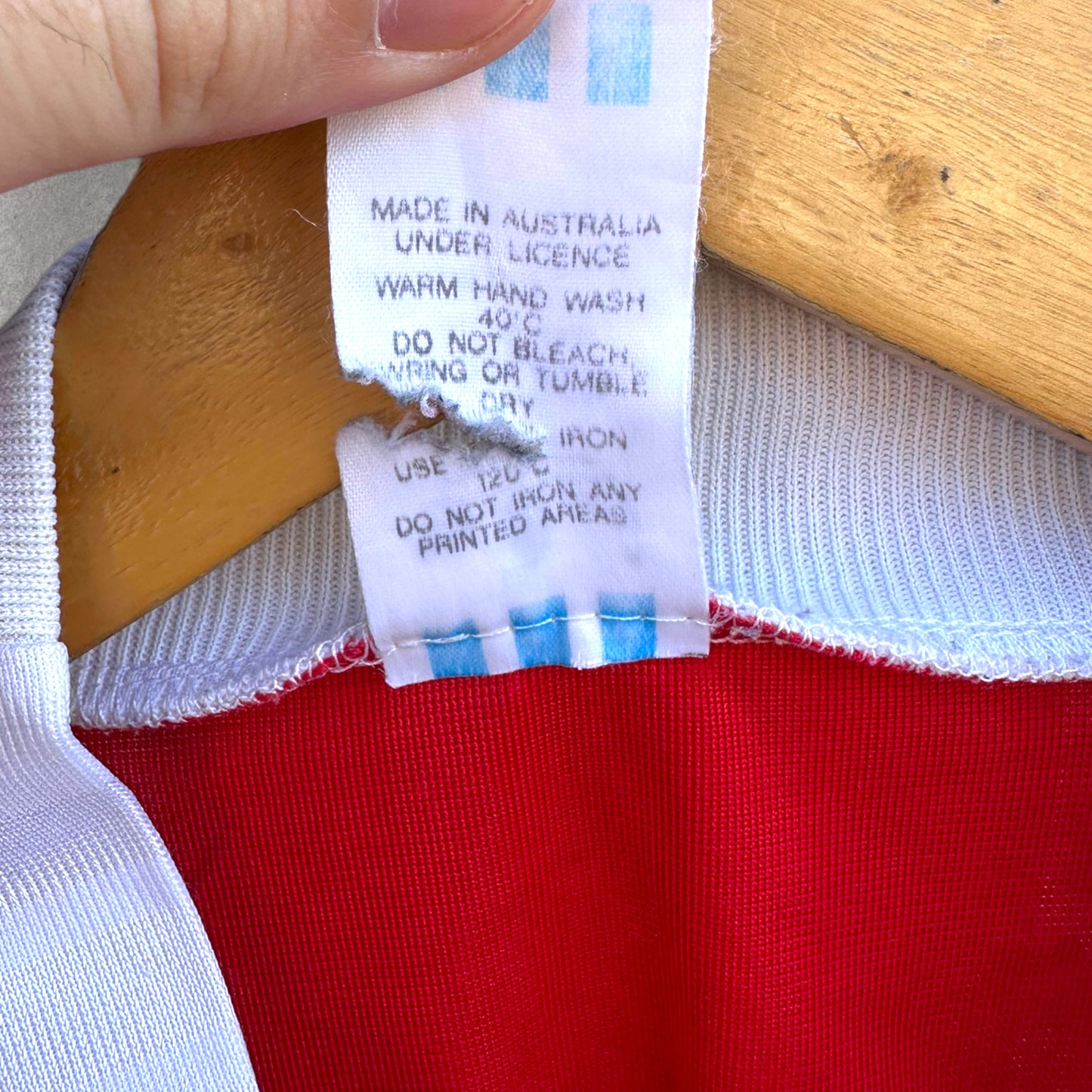 ADIDAS 90s VINTAGE RED SHIRT