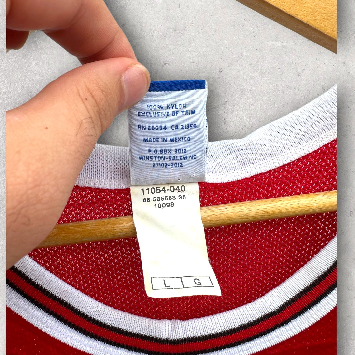 MICHAEL JORDAN CHICAGO BULLS CHAMPION VINTAGE JERSEY