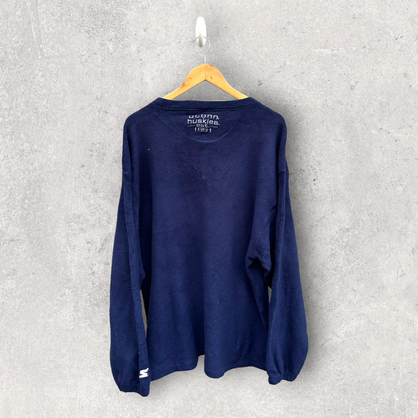 UCONN HUSKIES VINTAGE STARTER JUMPER