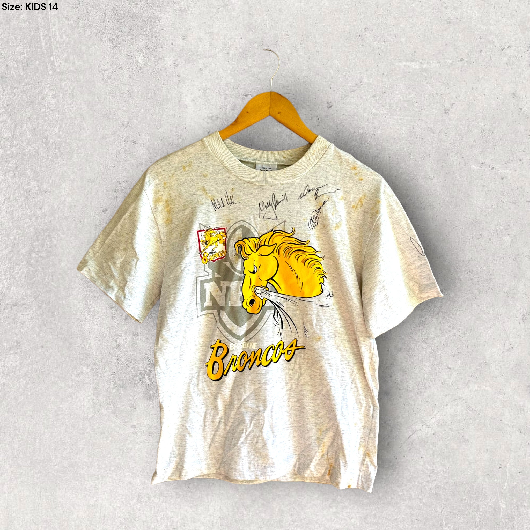 BRISBANE BRONCOS VINTAGE T-SHIRT SIGNED – THRILLOFTHETHRIFT