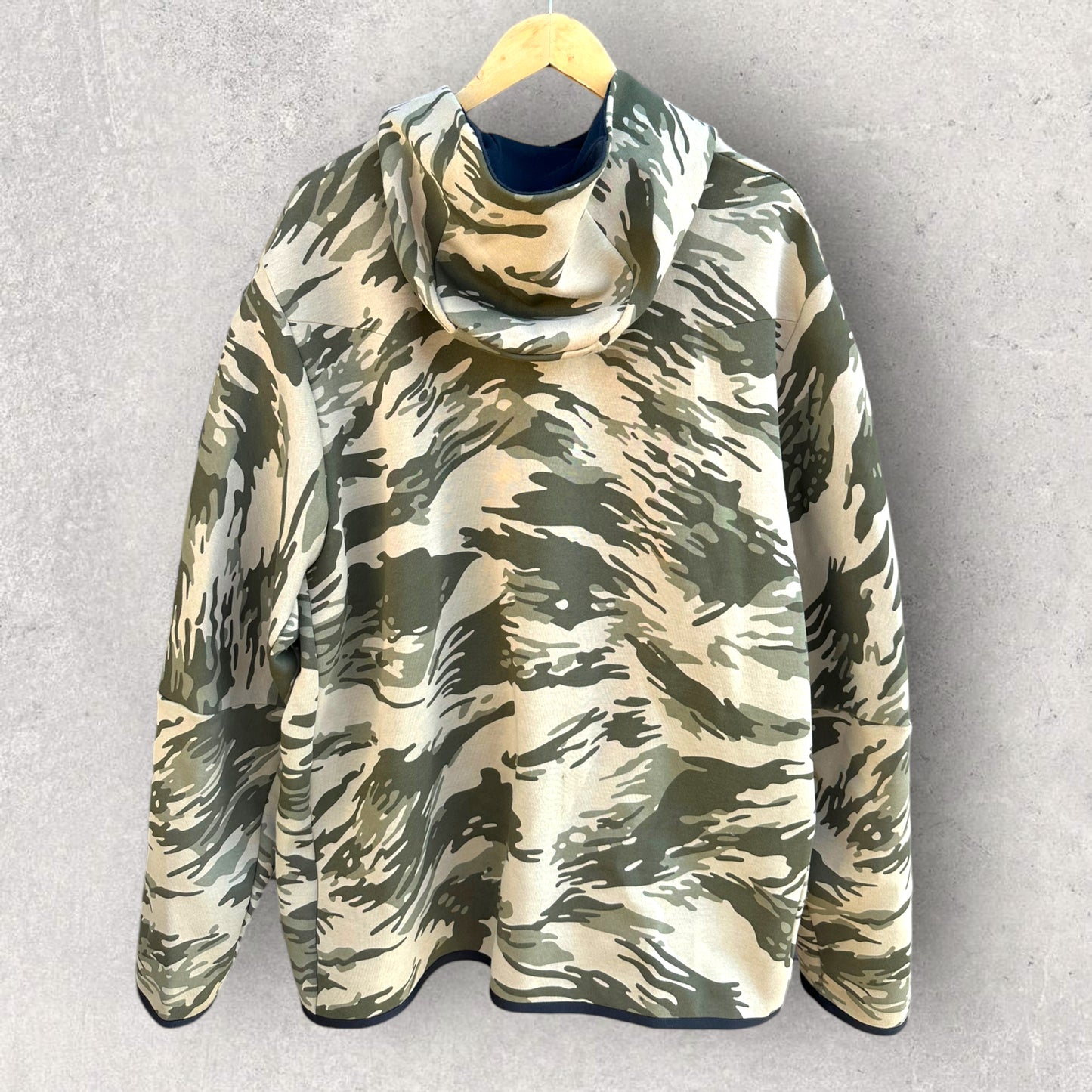 NIKE TECH FLEECE CAMO HOODED JACKET