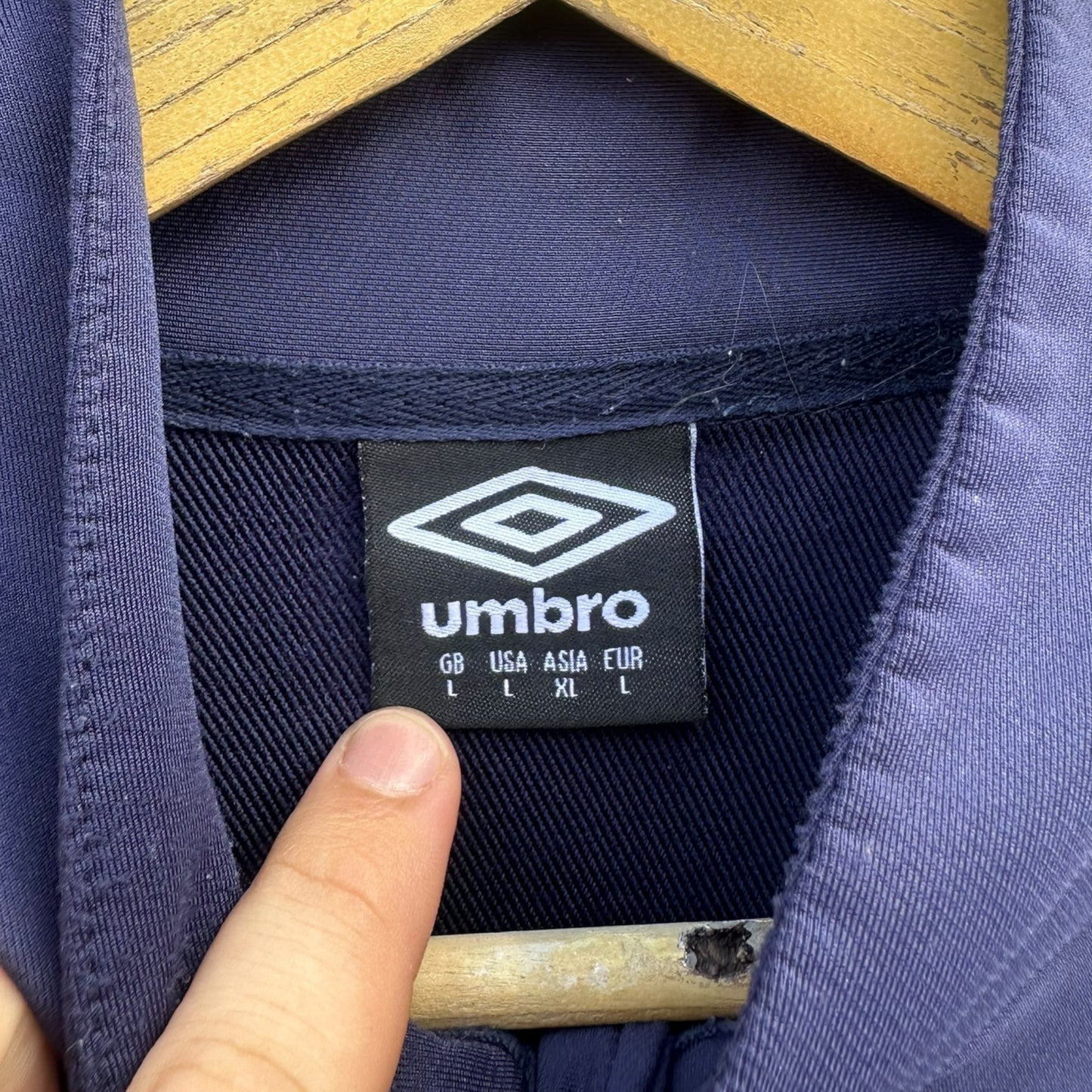 CENTRAL COAST MARINERS LONG SLEEVE TRAINING SHIRT WORN AND ISSUED TO USAIN BOLT