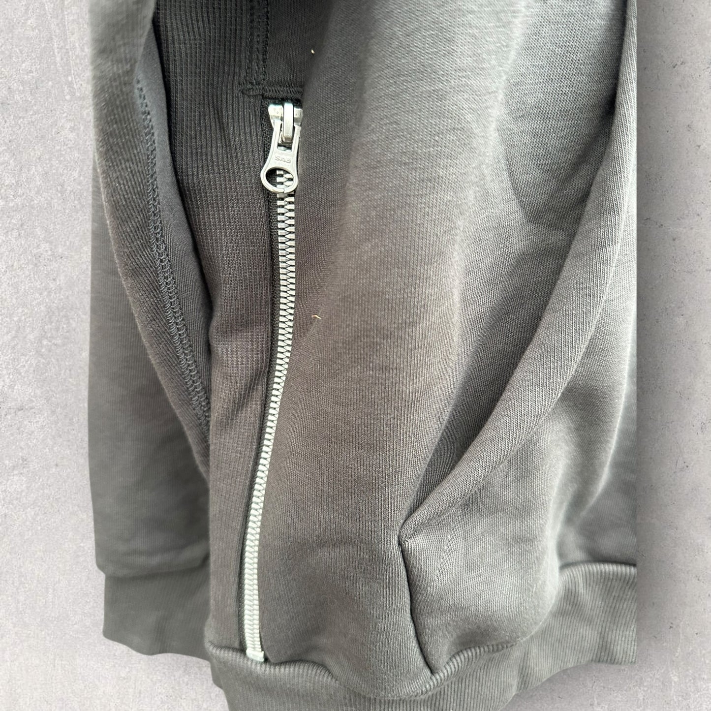 Liverpool FC Nike Standard Issue 2024/2025 Pullover Grey Football Hooded Jumper