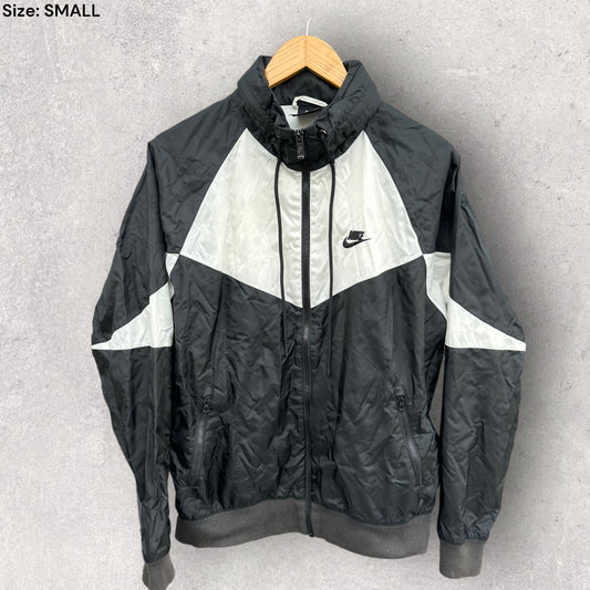 NIKE WHITE & BLACK WIND BREAKER JACKET